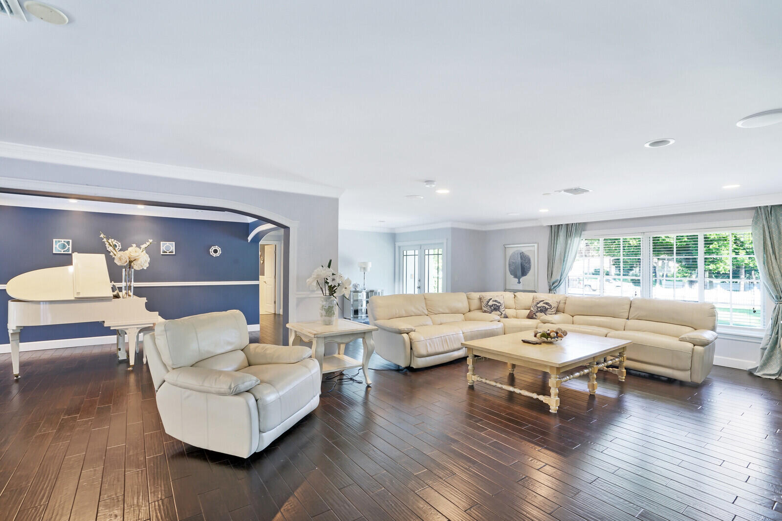 main property photo 16