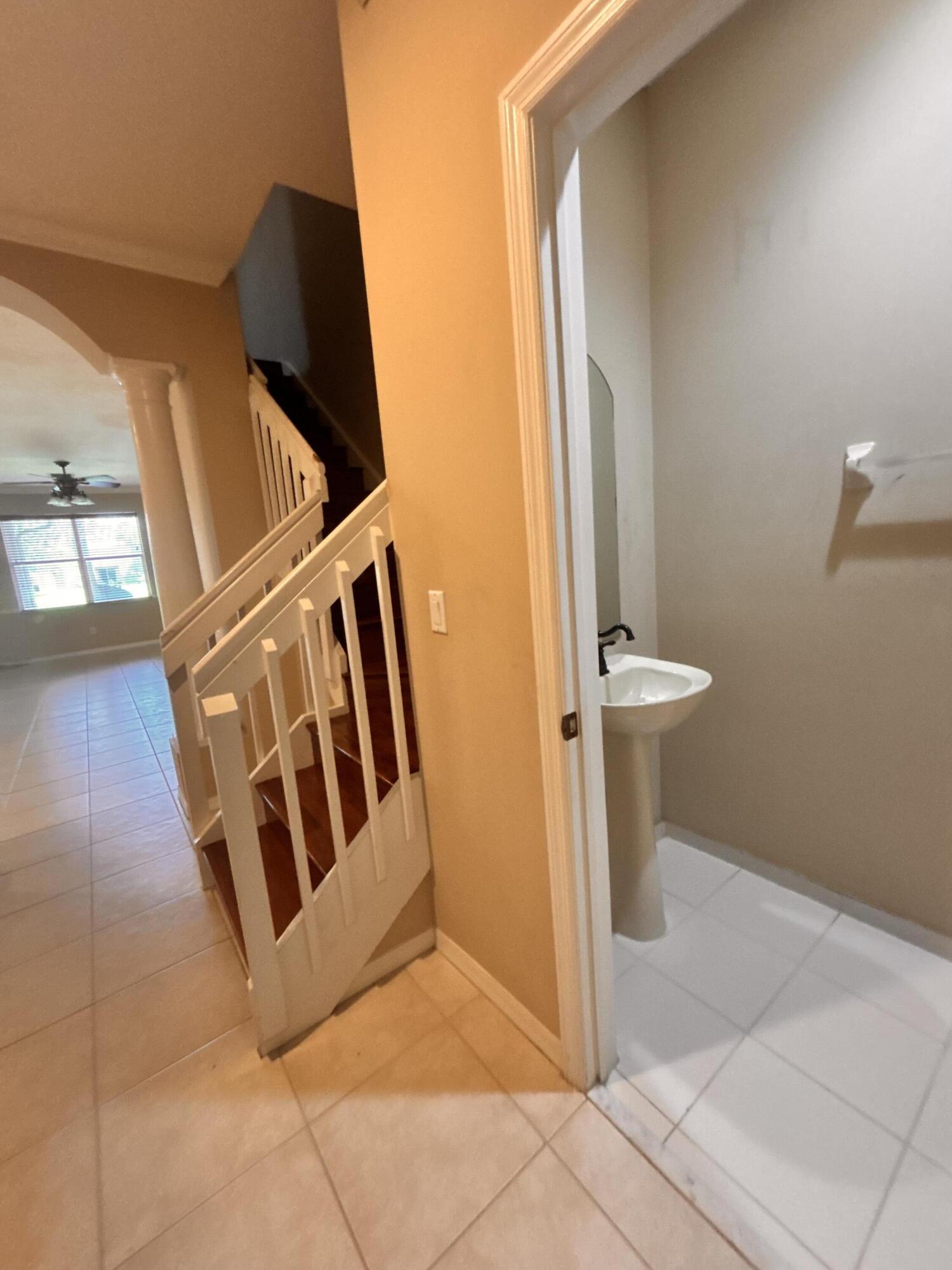 property viewer photo 10