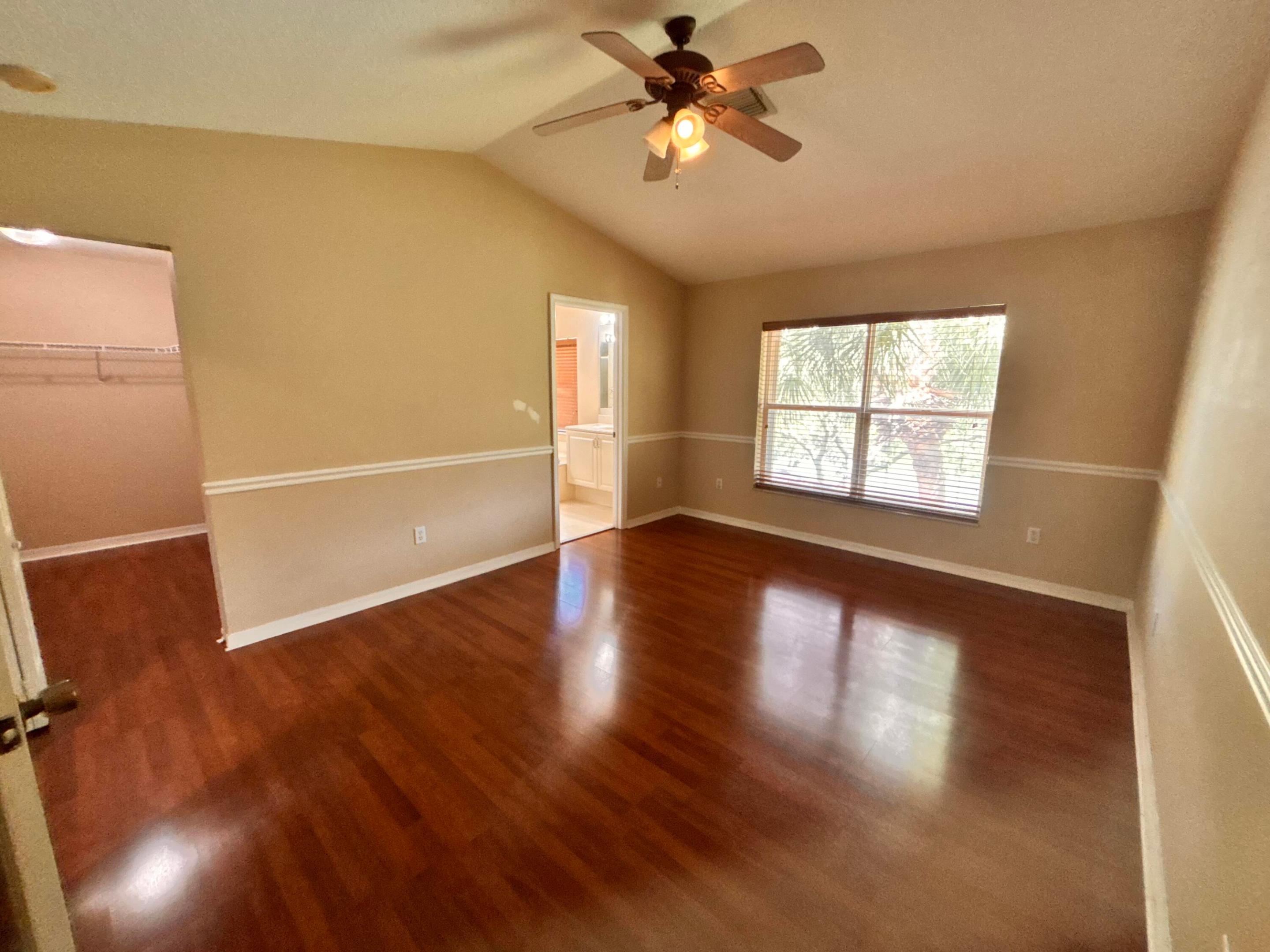 property viewer photo 13