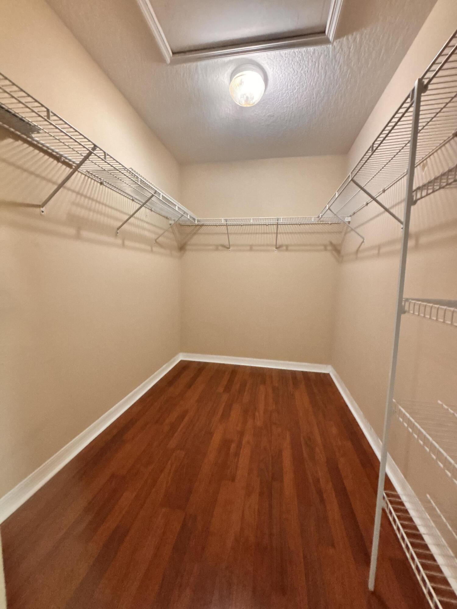 property viewer photo 15