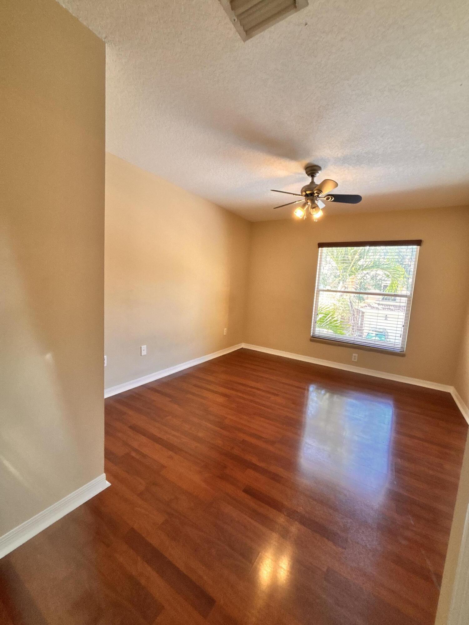 property viewer photo 20