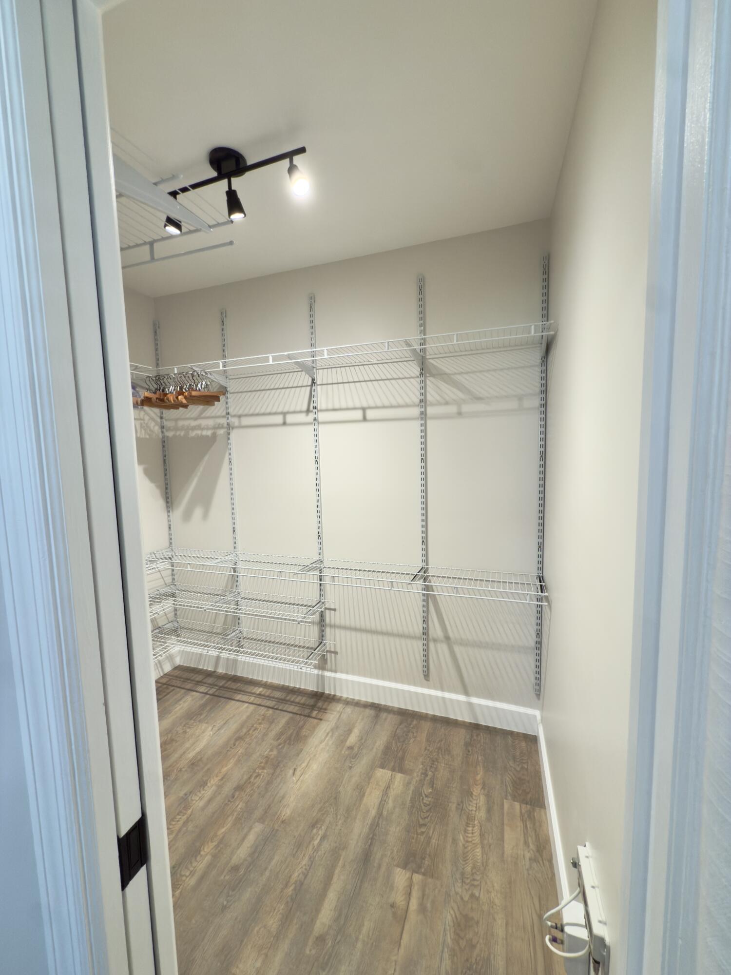 property viewer photo 15
