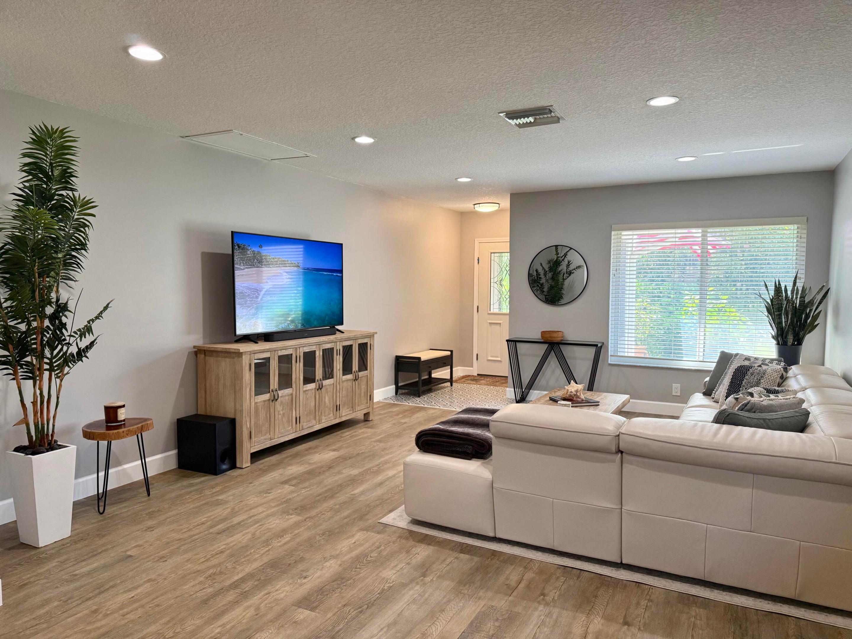property viewer photo 7