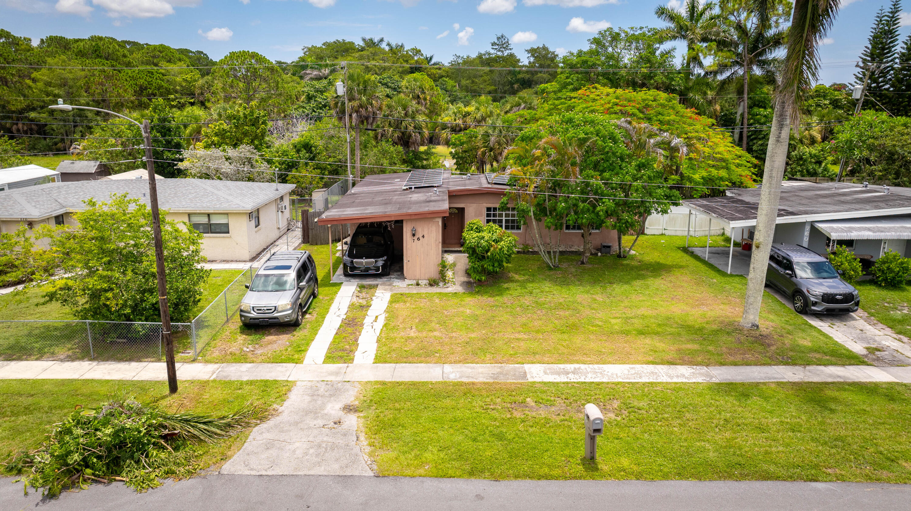main property photo 28