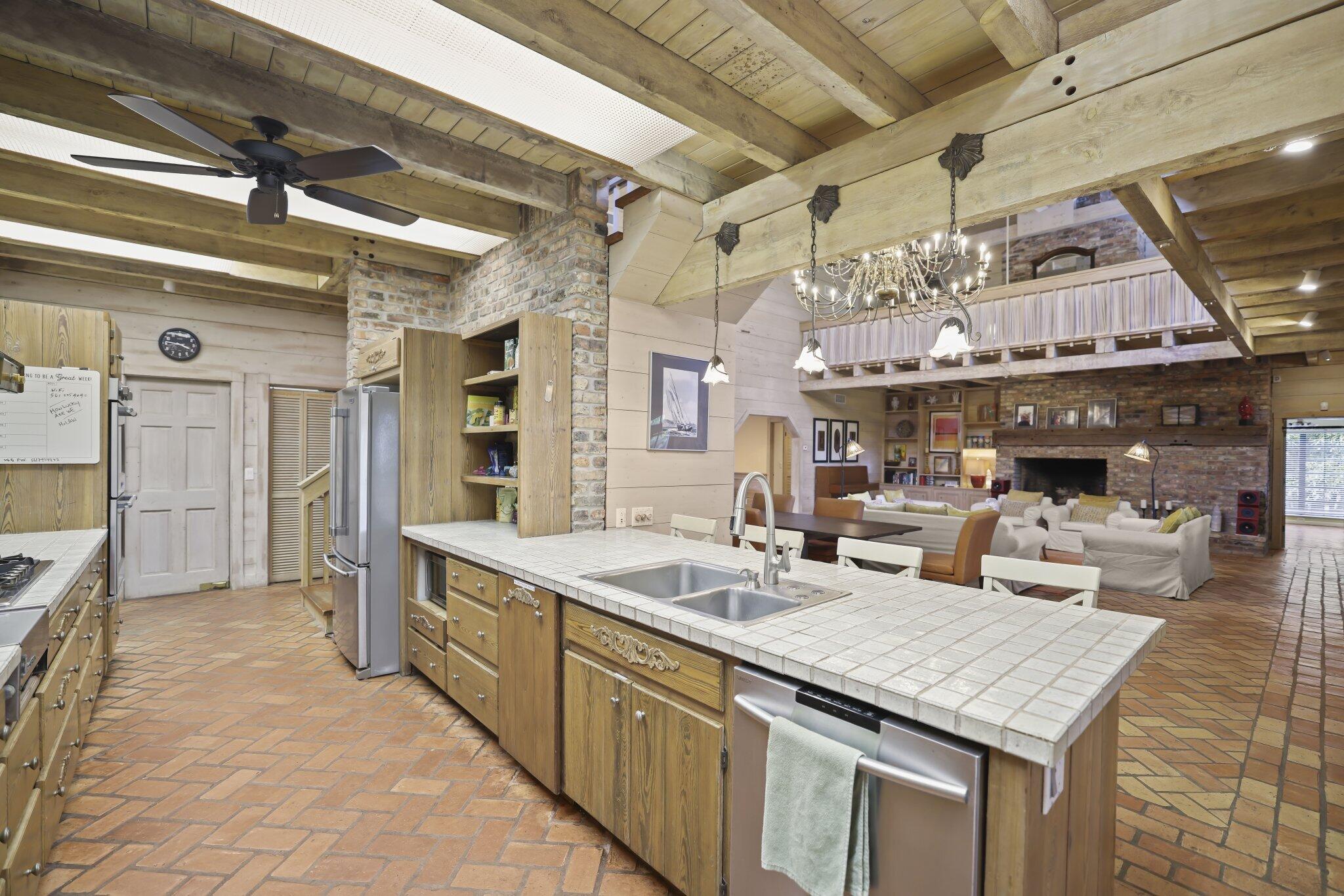 main property photo 17