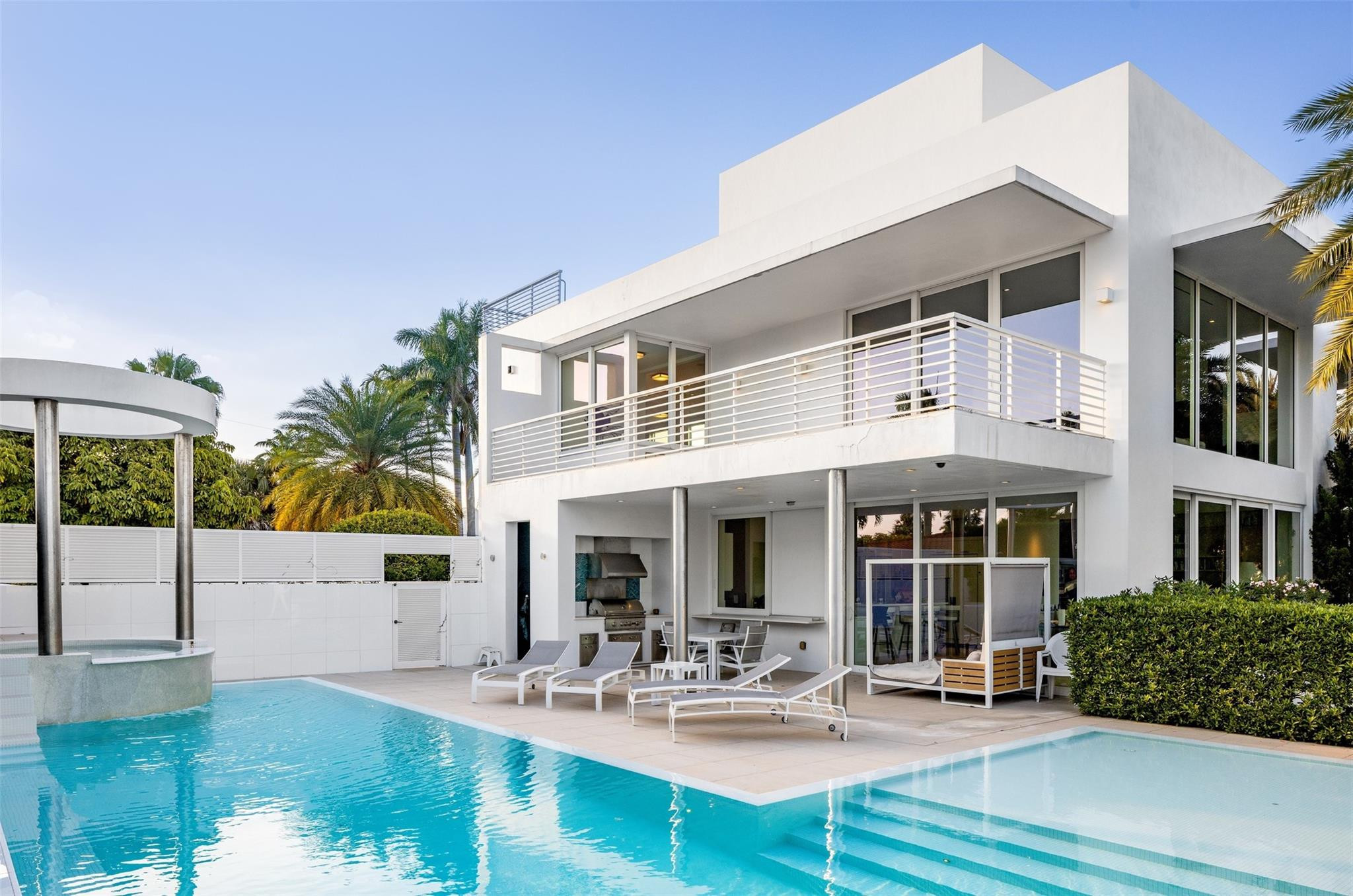main property photo 50