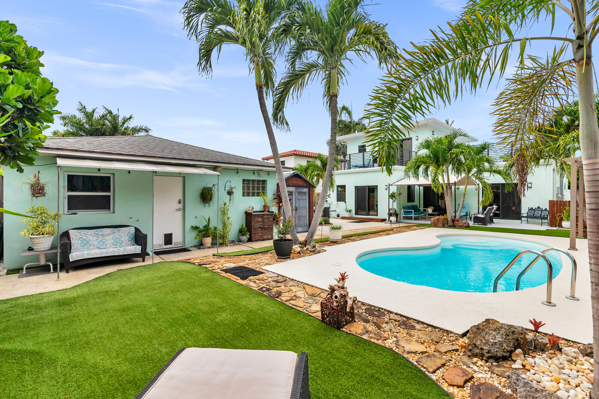 main property photo 32