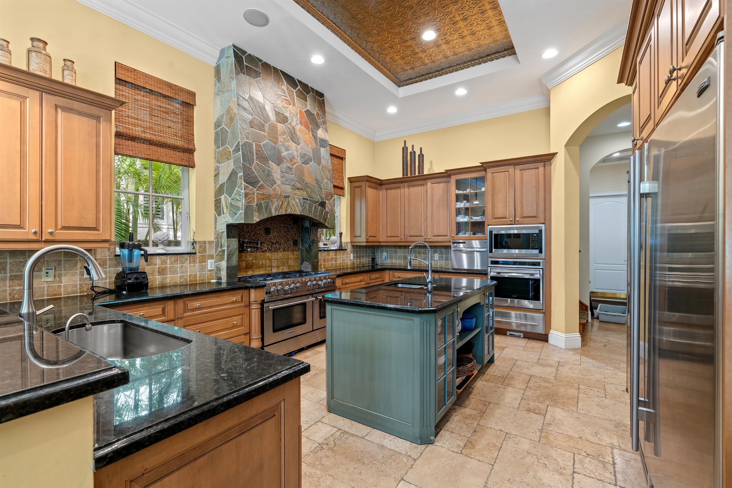 main property photo 8