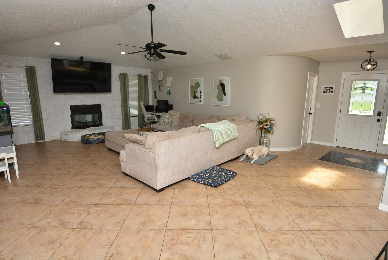 main property photo 59