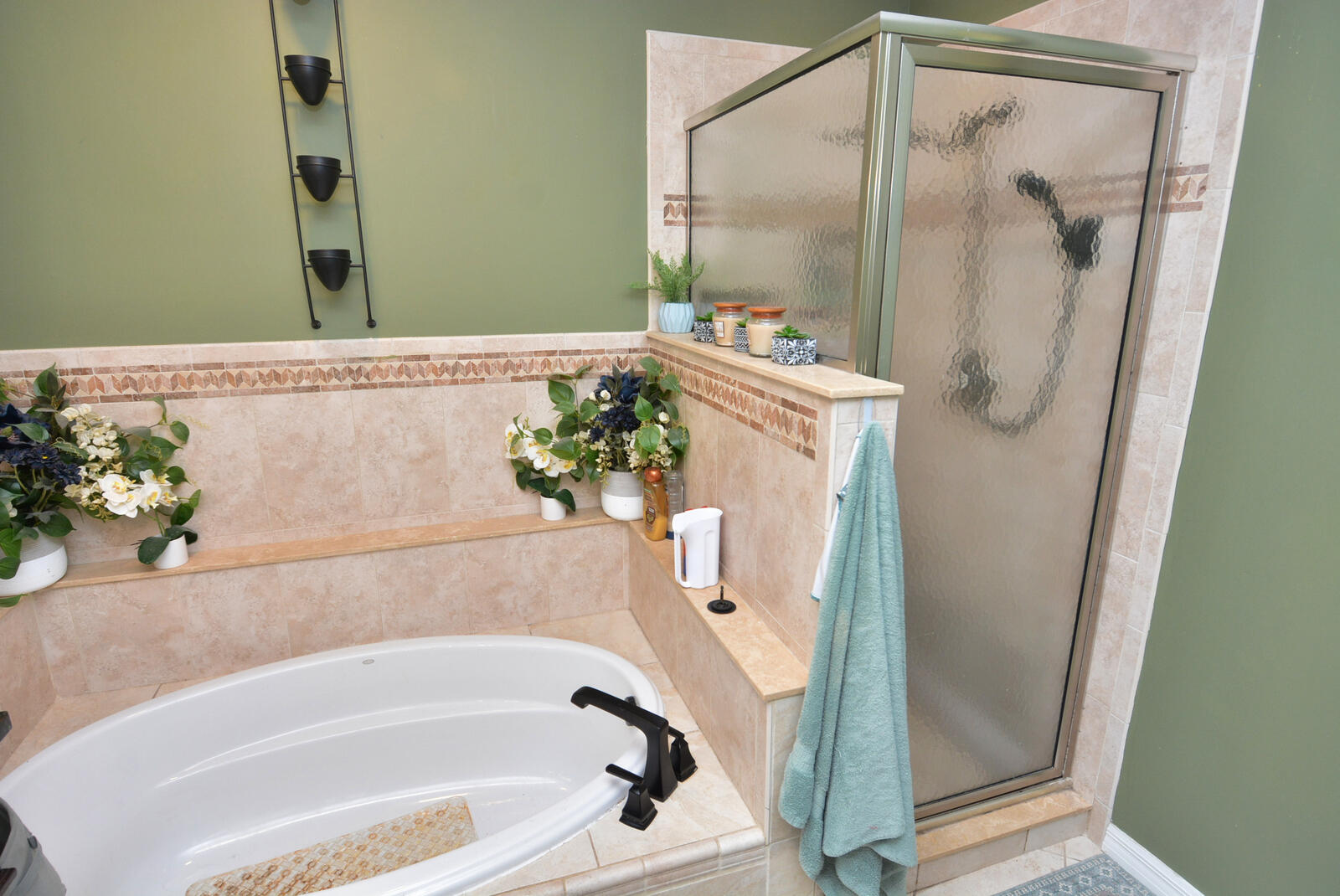 main property photo 79