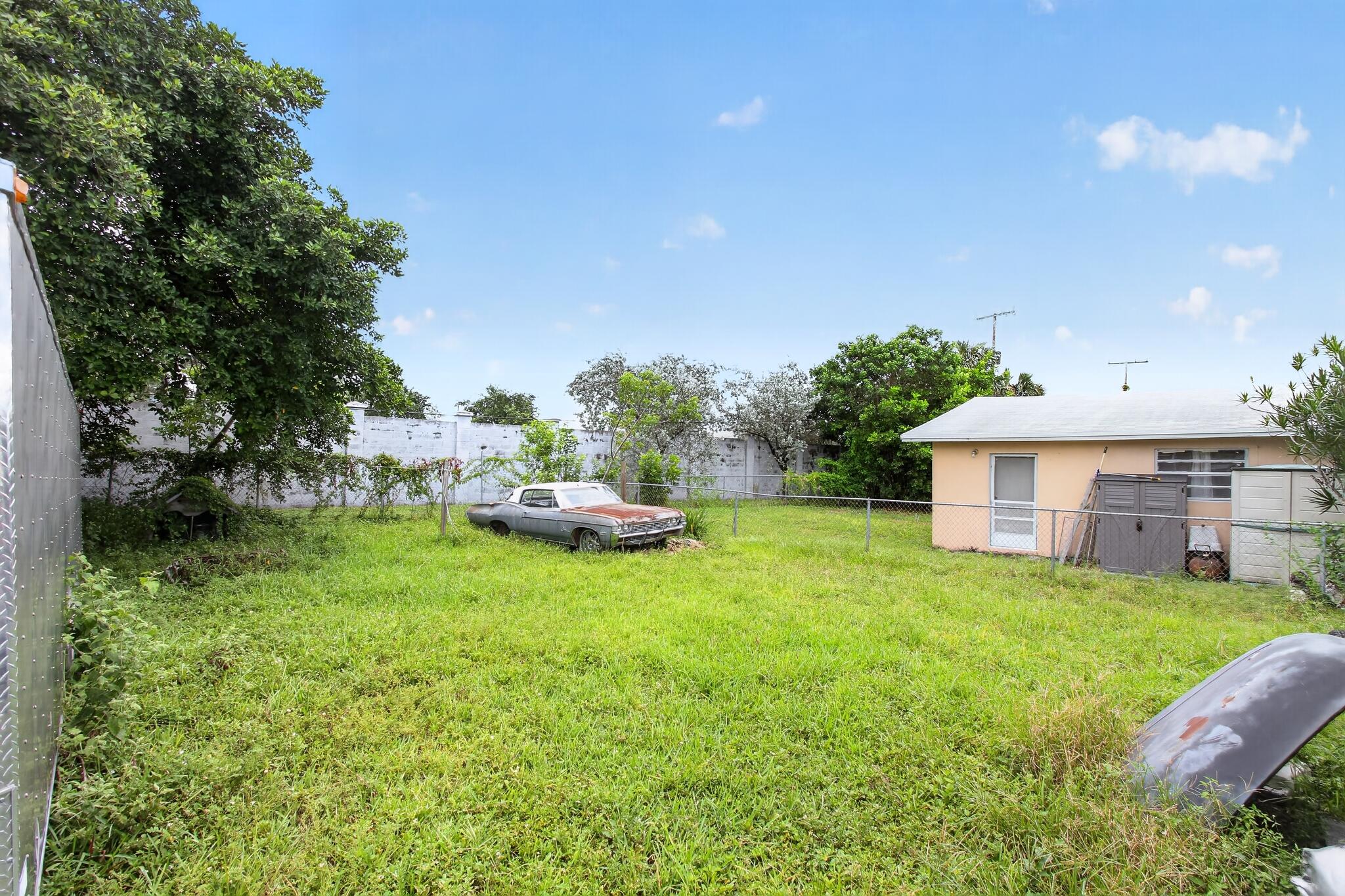 main property photo 23