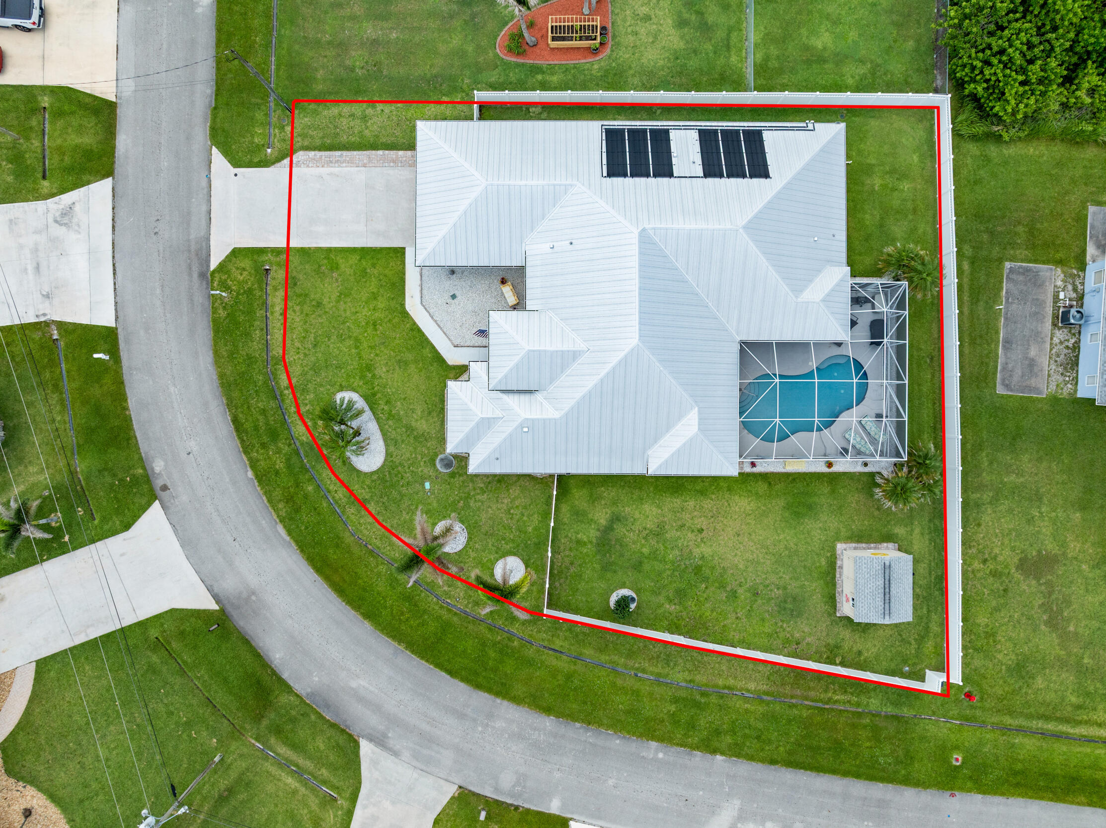 main property photo 28