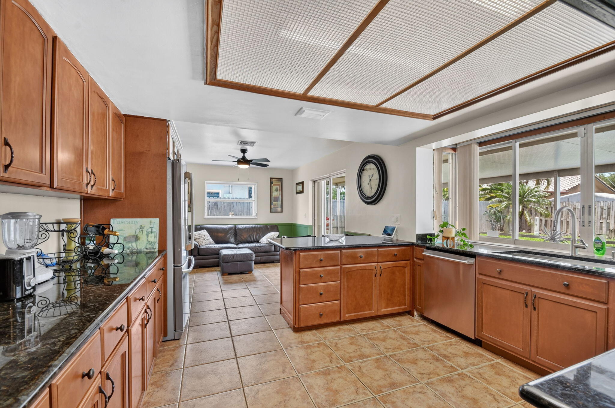 main property photo 13