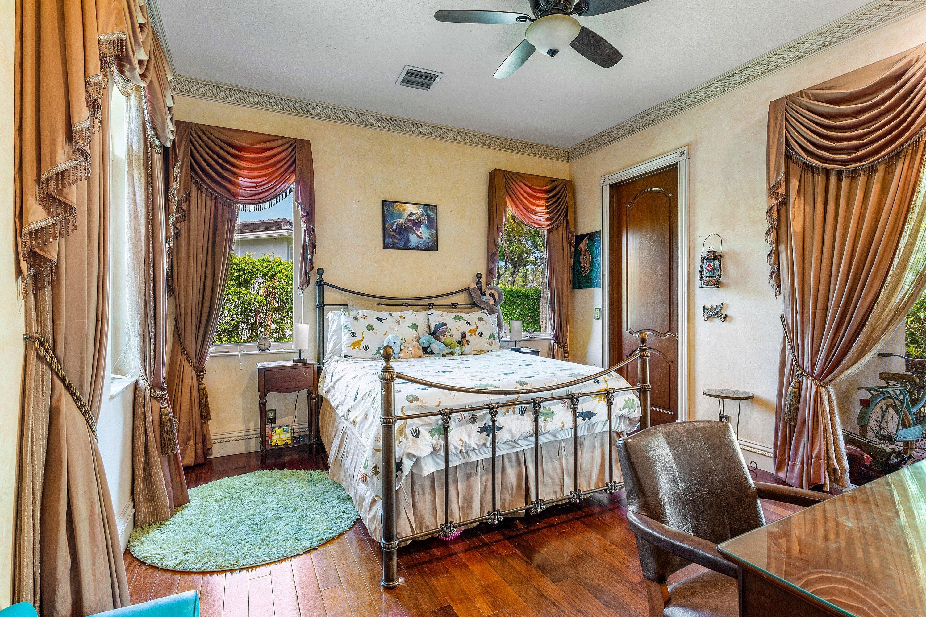 main property photo 30