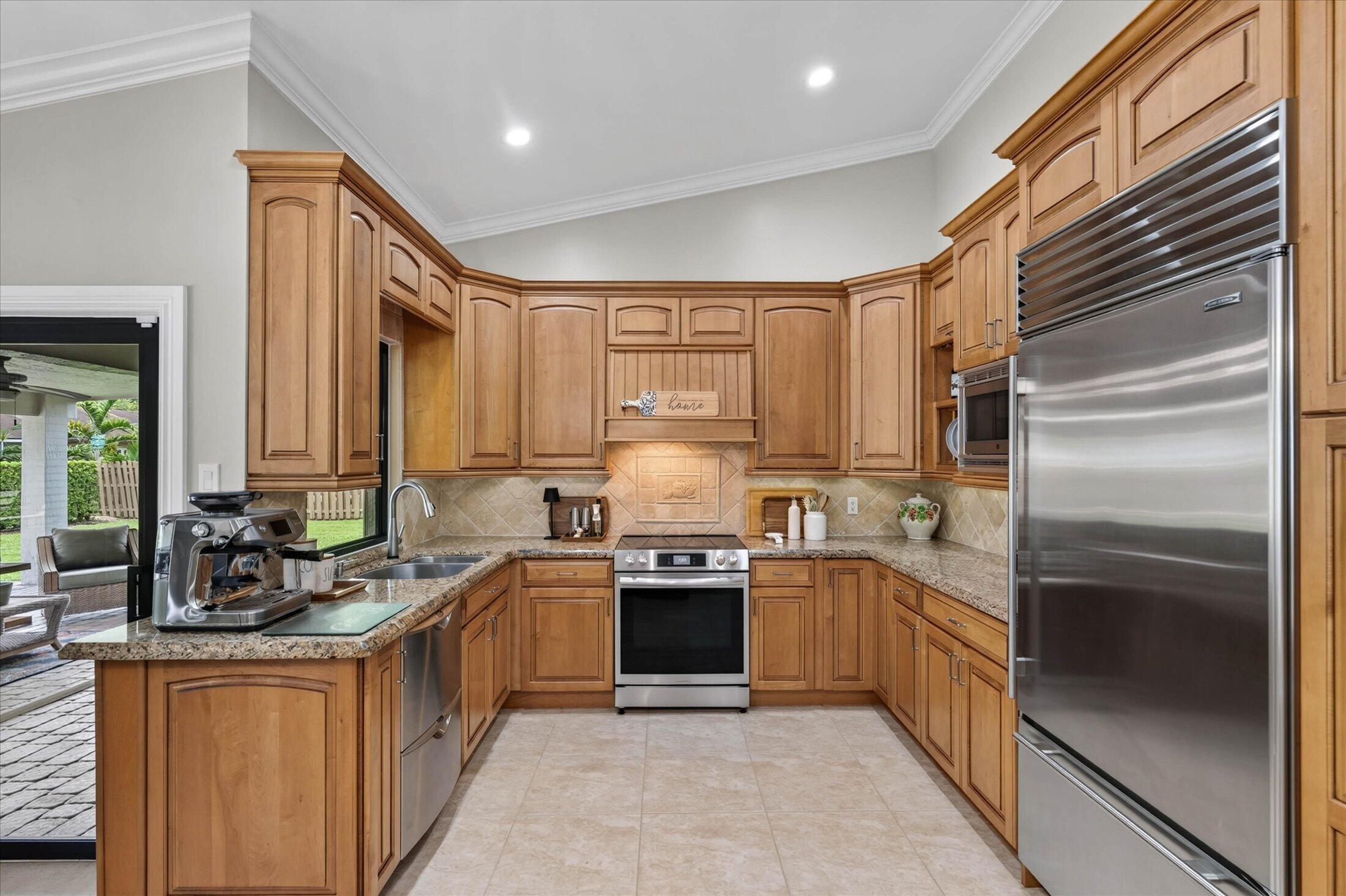 main property photo 12