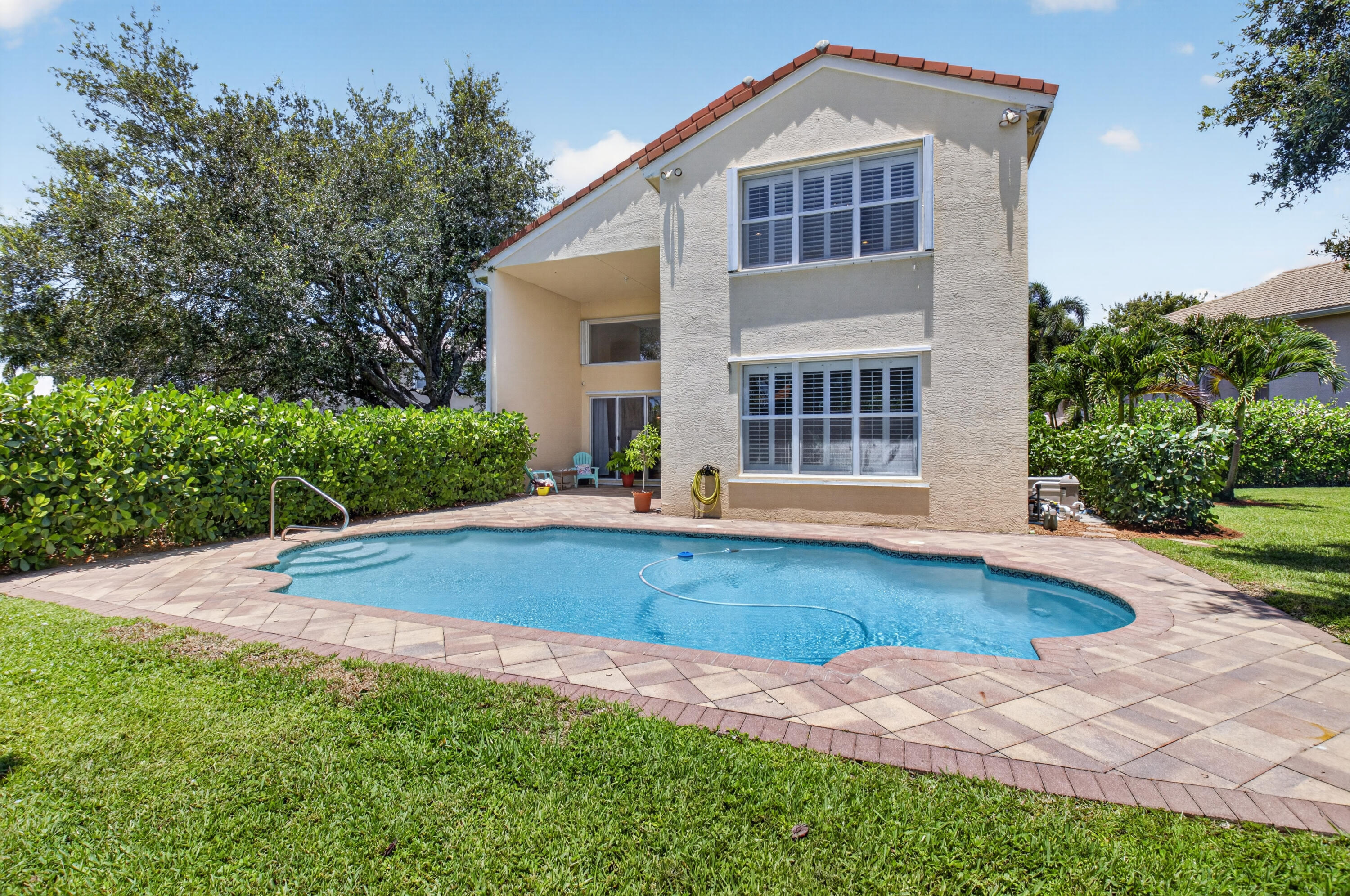 main property photo 50