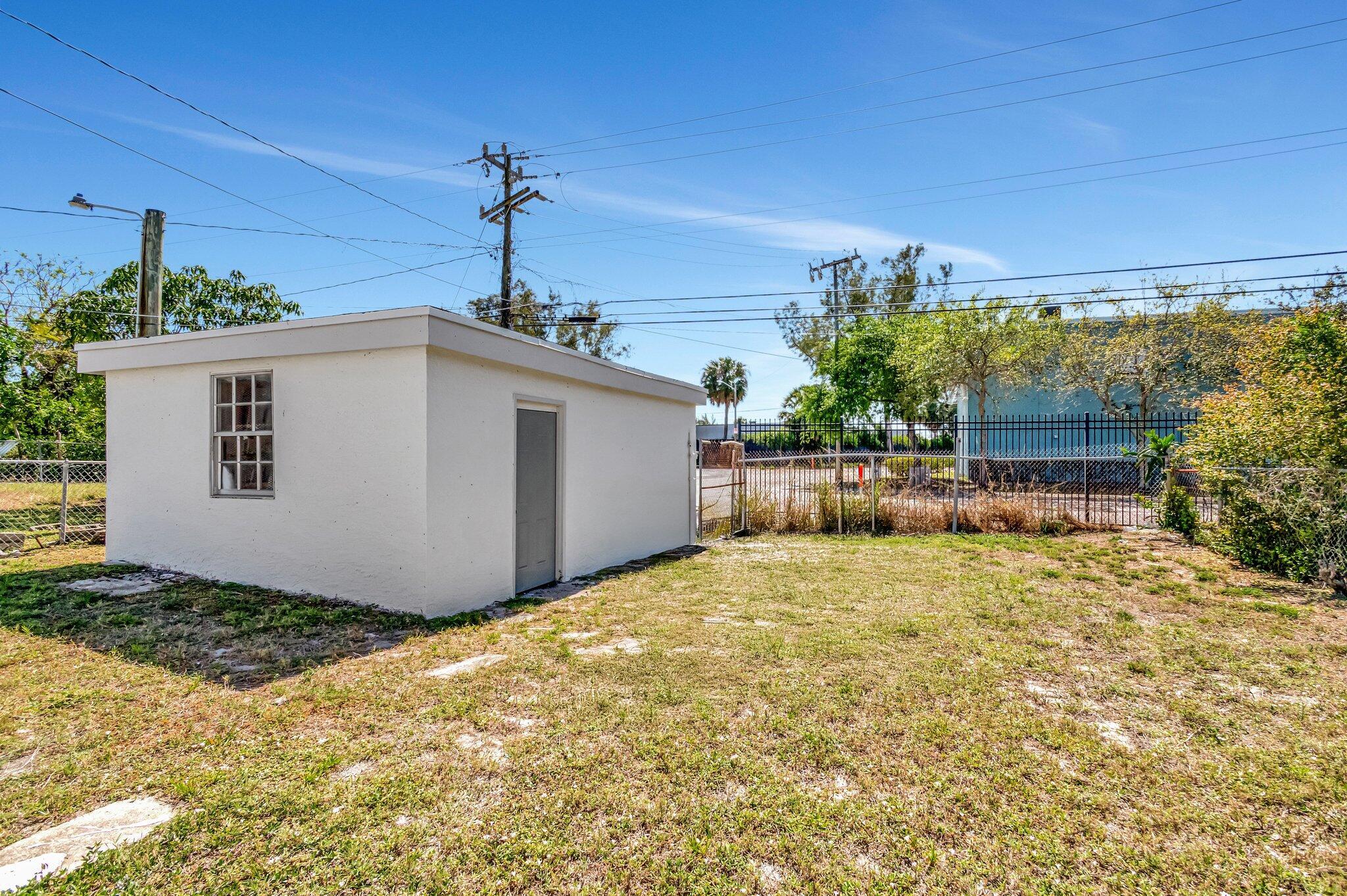 main property photo 20