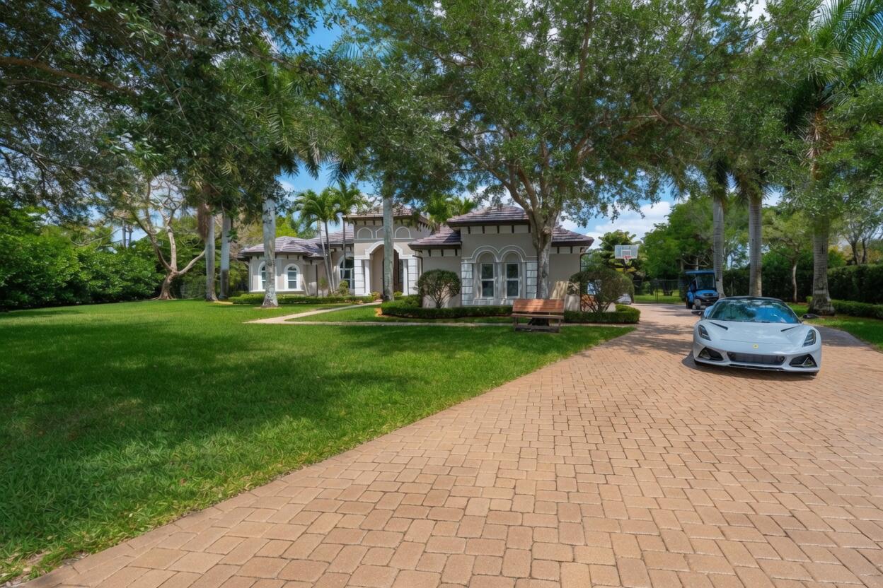 main property photo 37