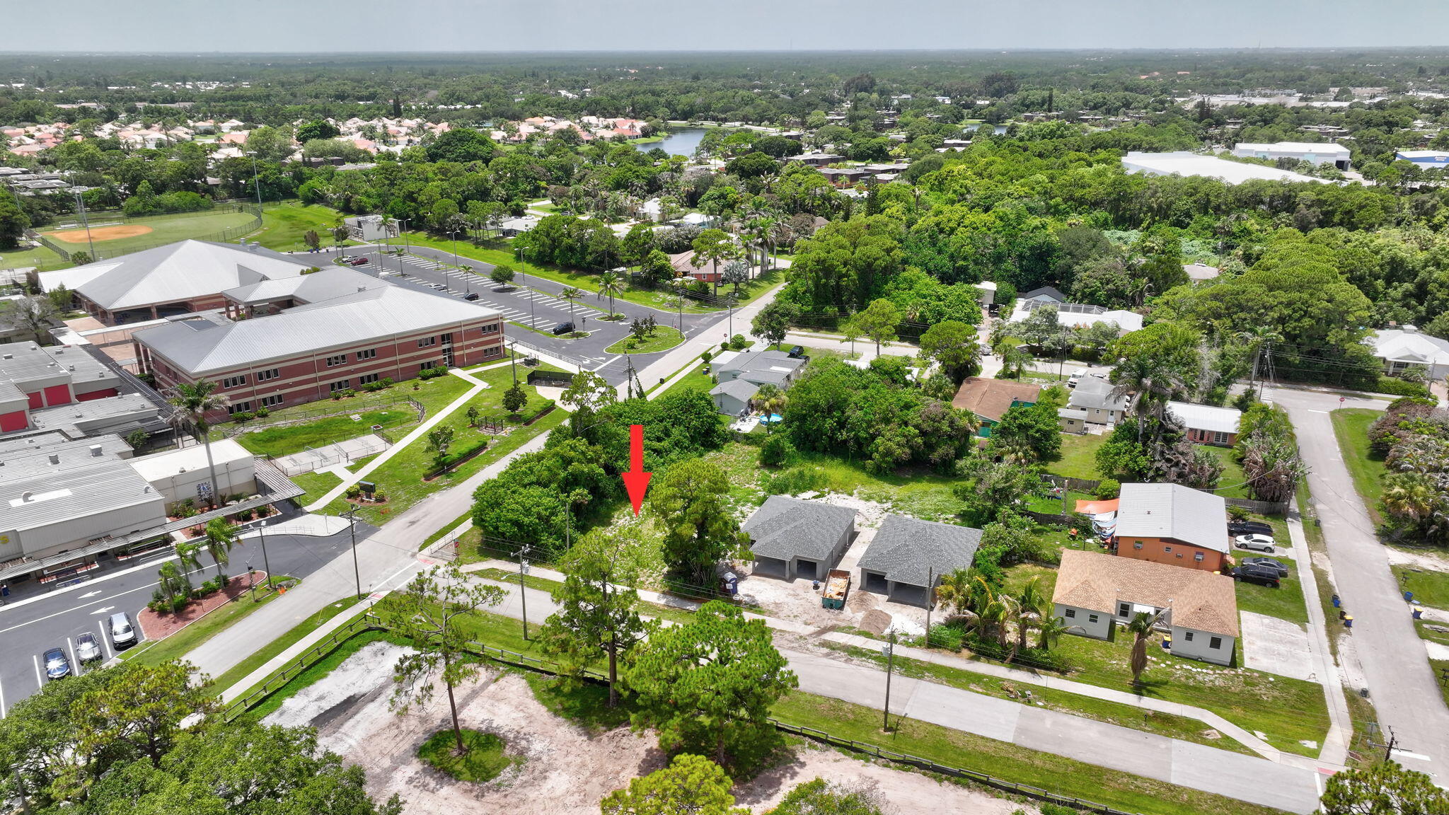 main property photo 13