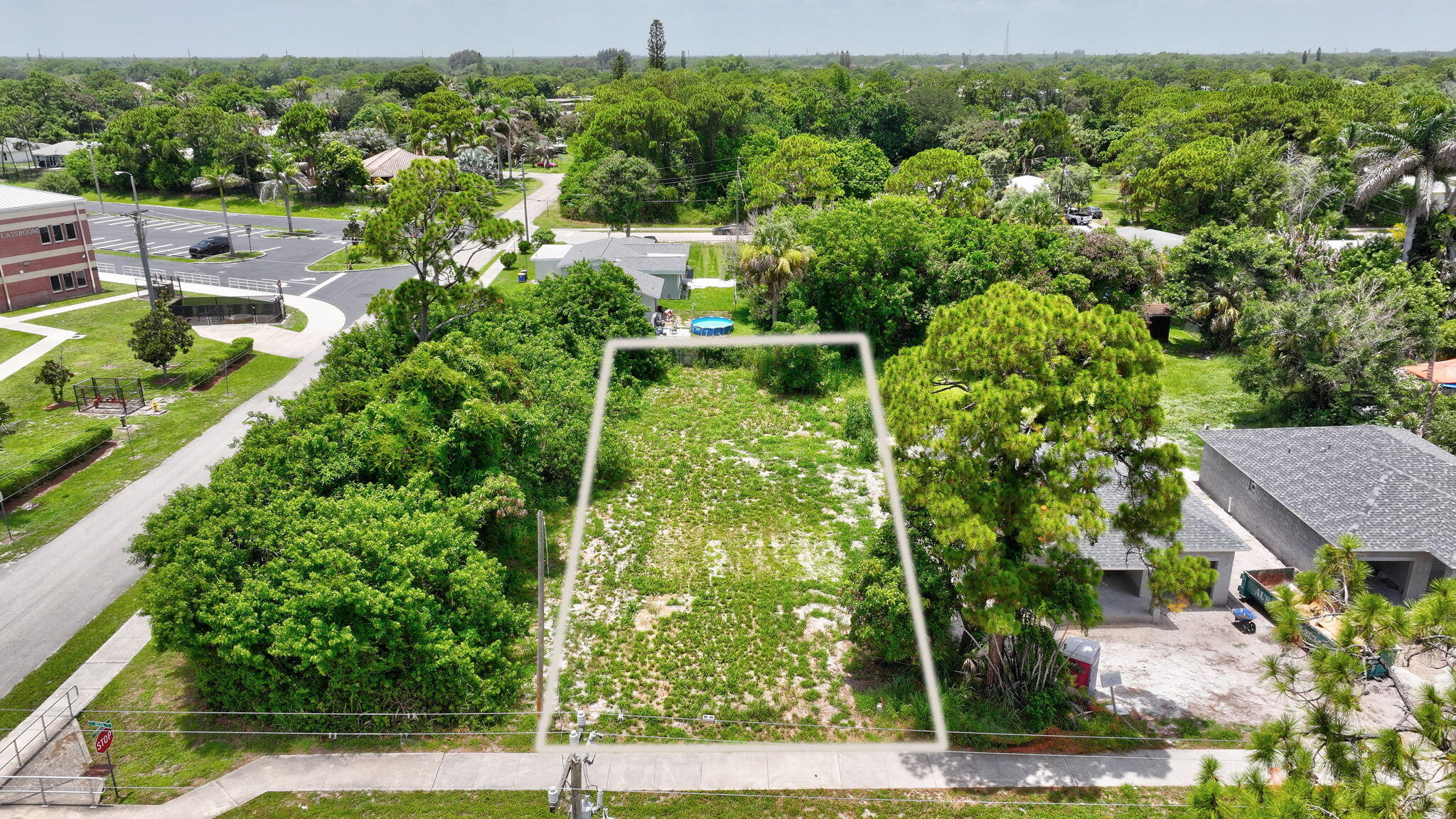 main property photo 16