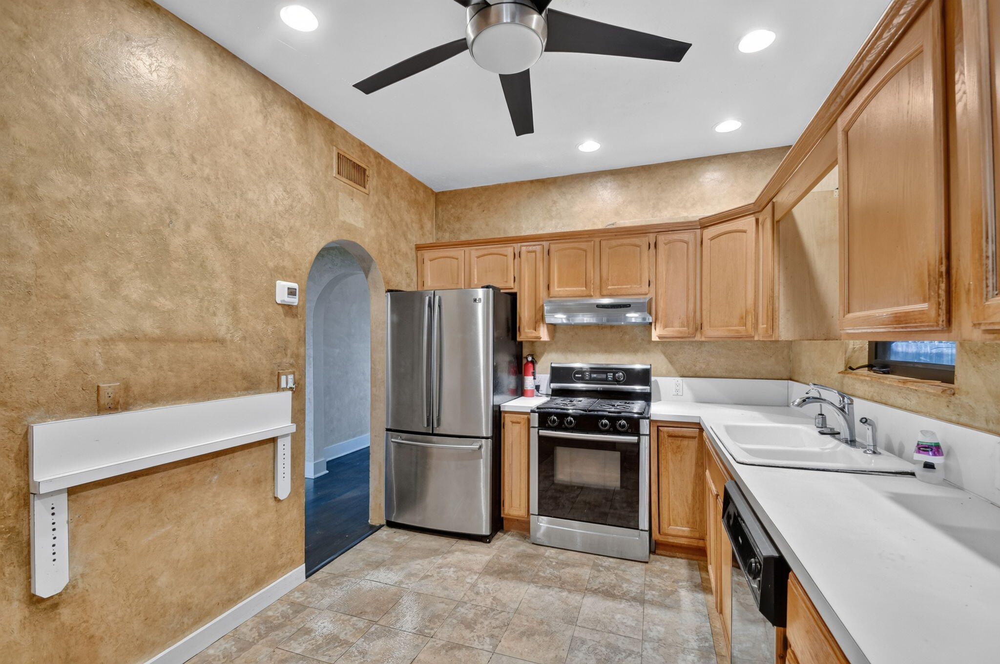 main property photo 12