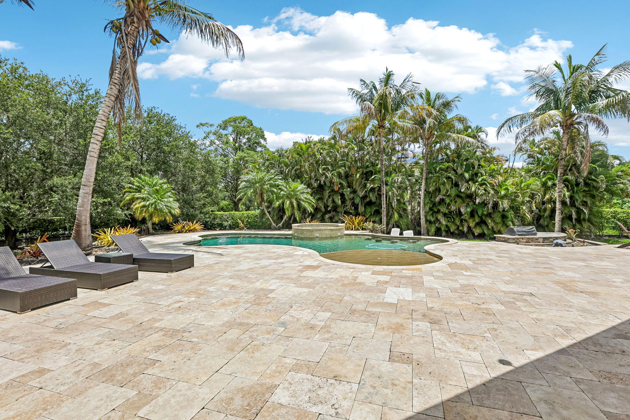 main property photo 50