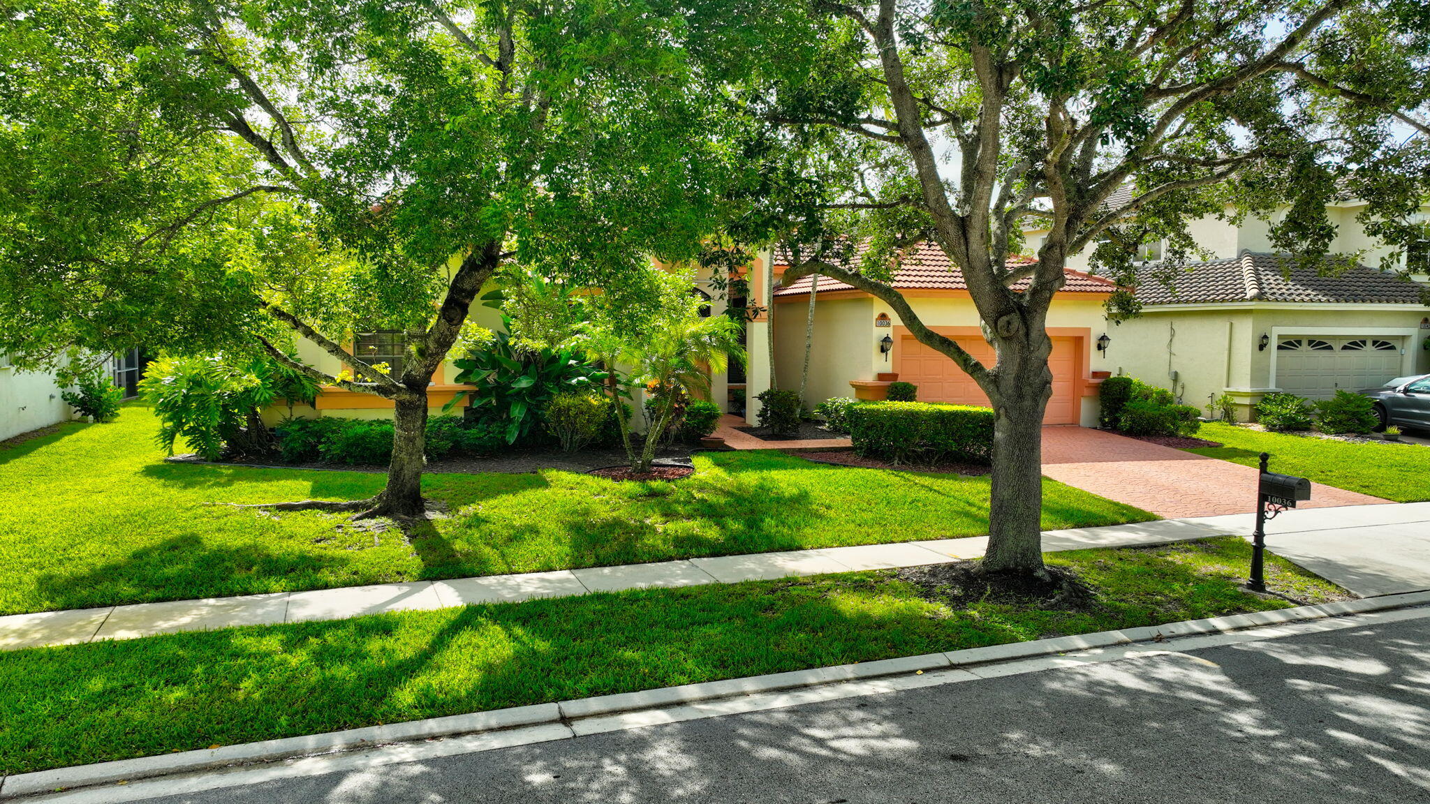 main property photo 32