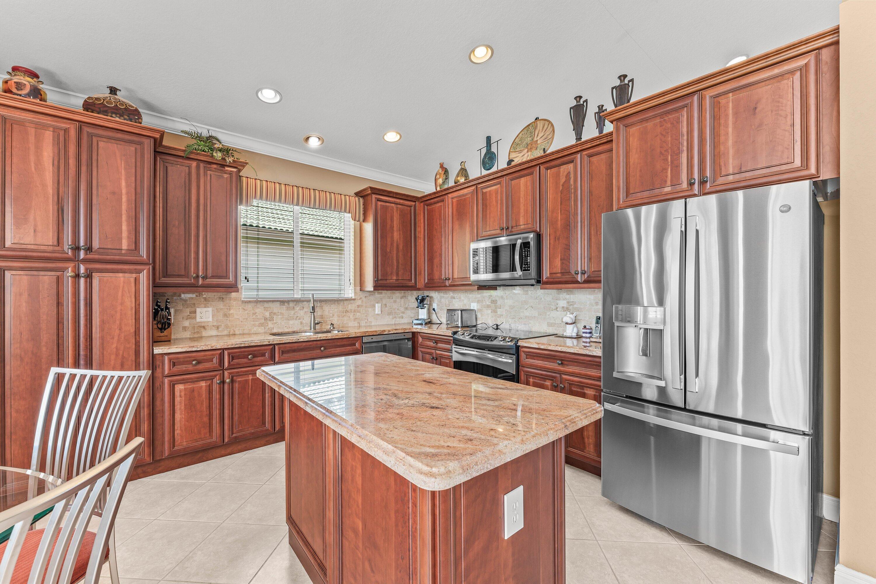 main property photo 15