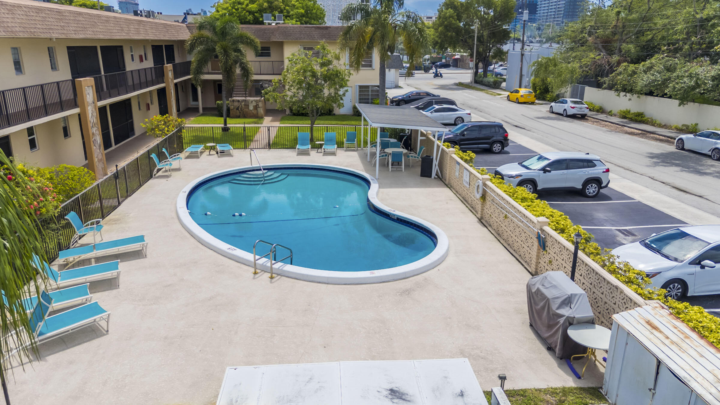 main property photo 24
