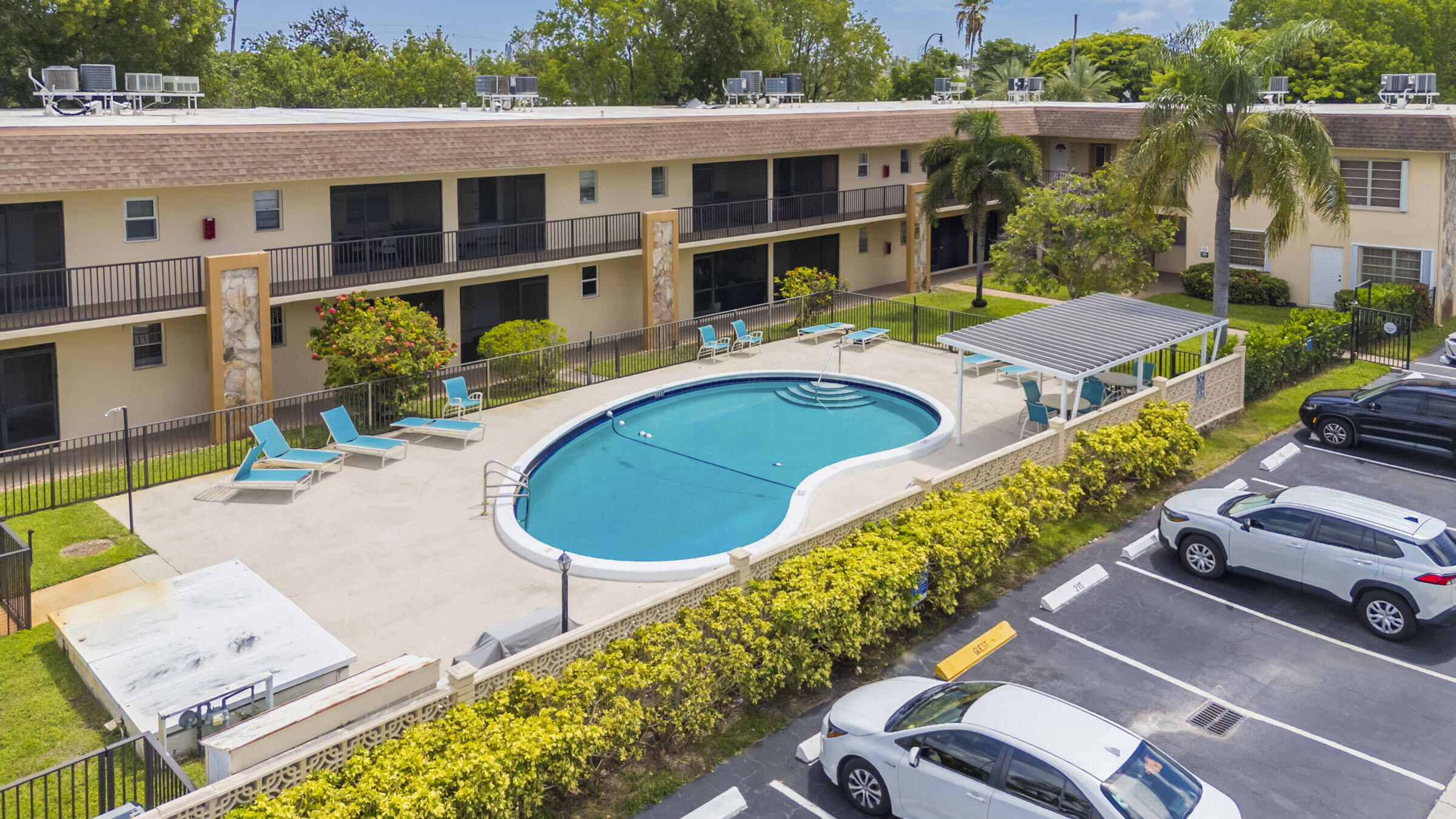 main property photo 30