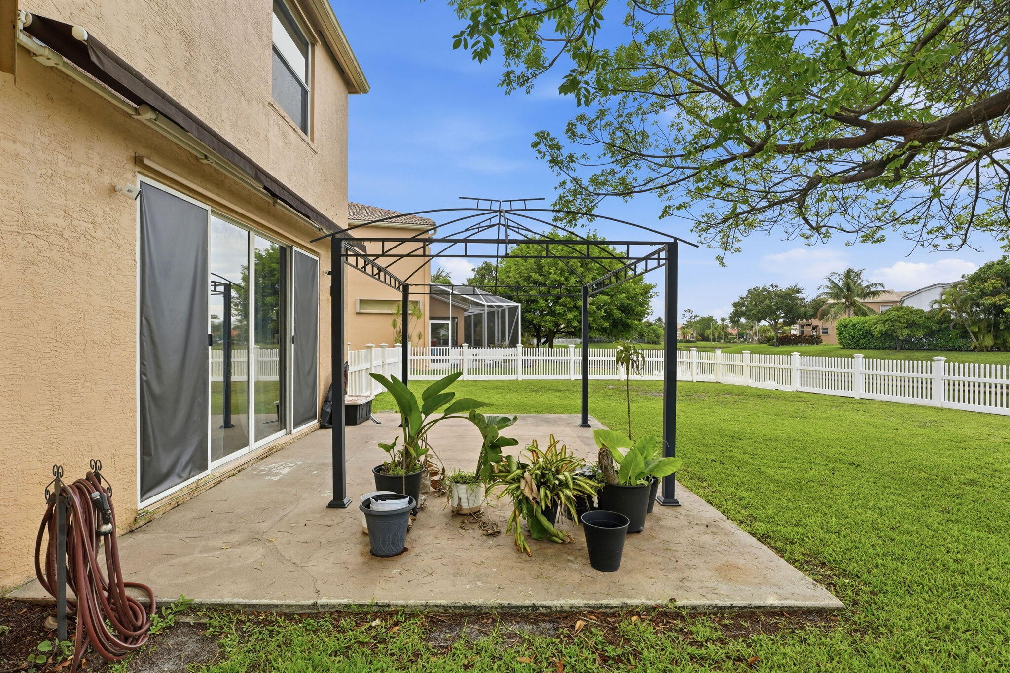 main property photo 40