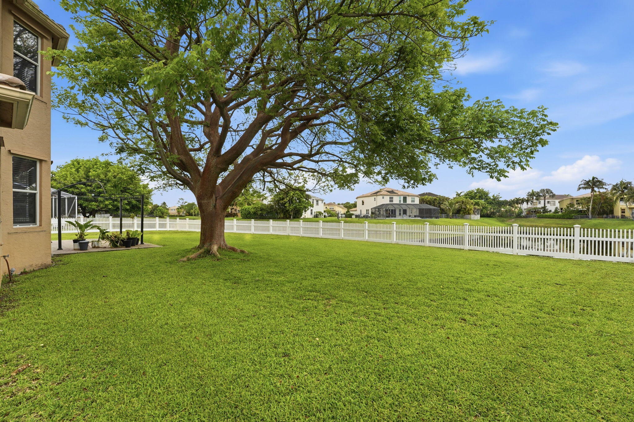 main property photo 44