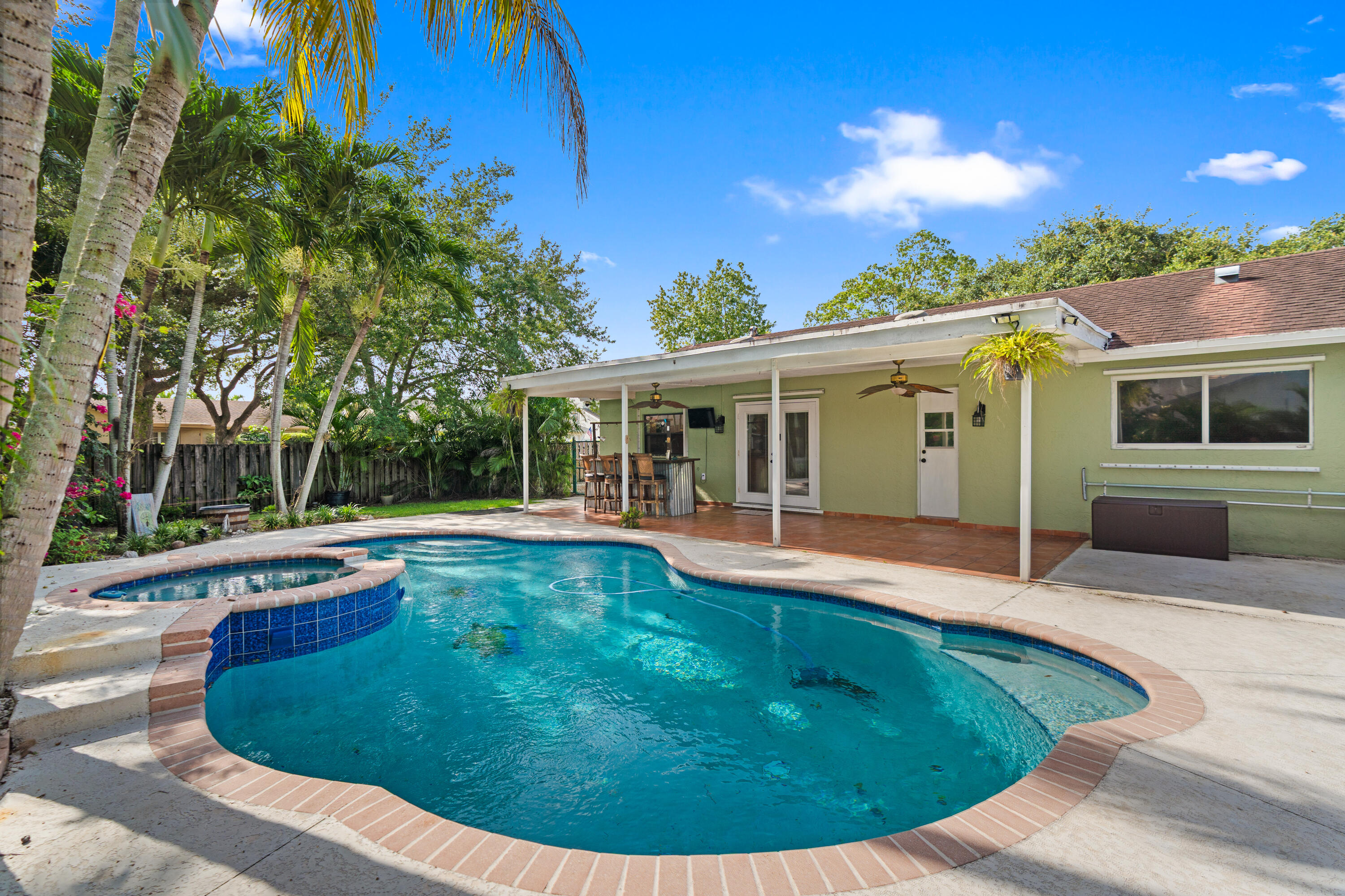 main property photo 39