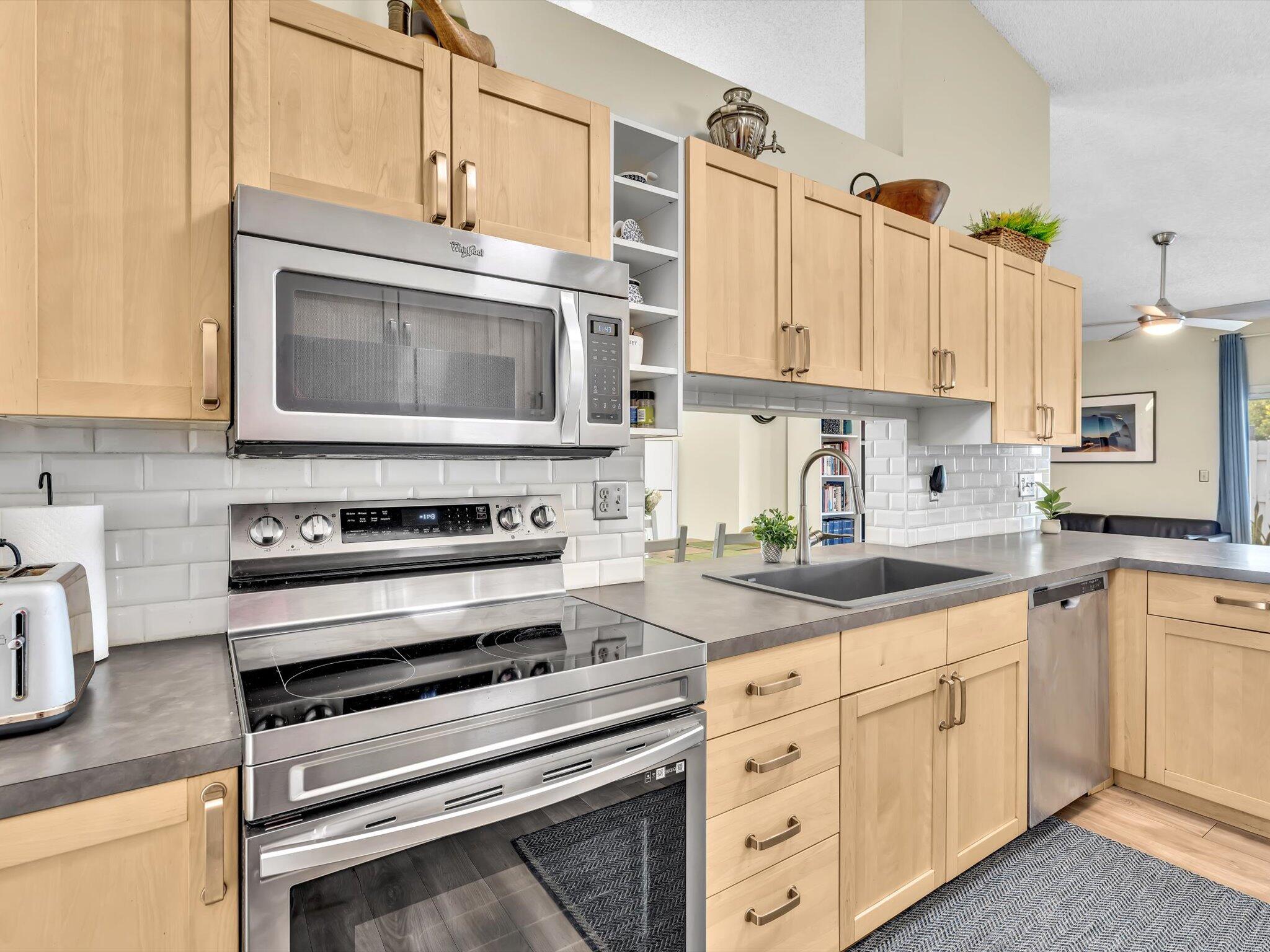 main property photo 54