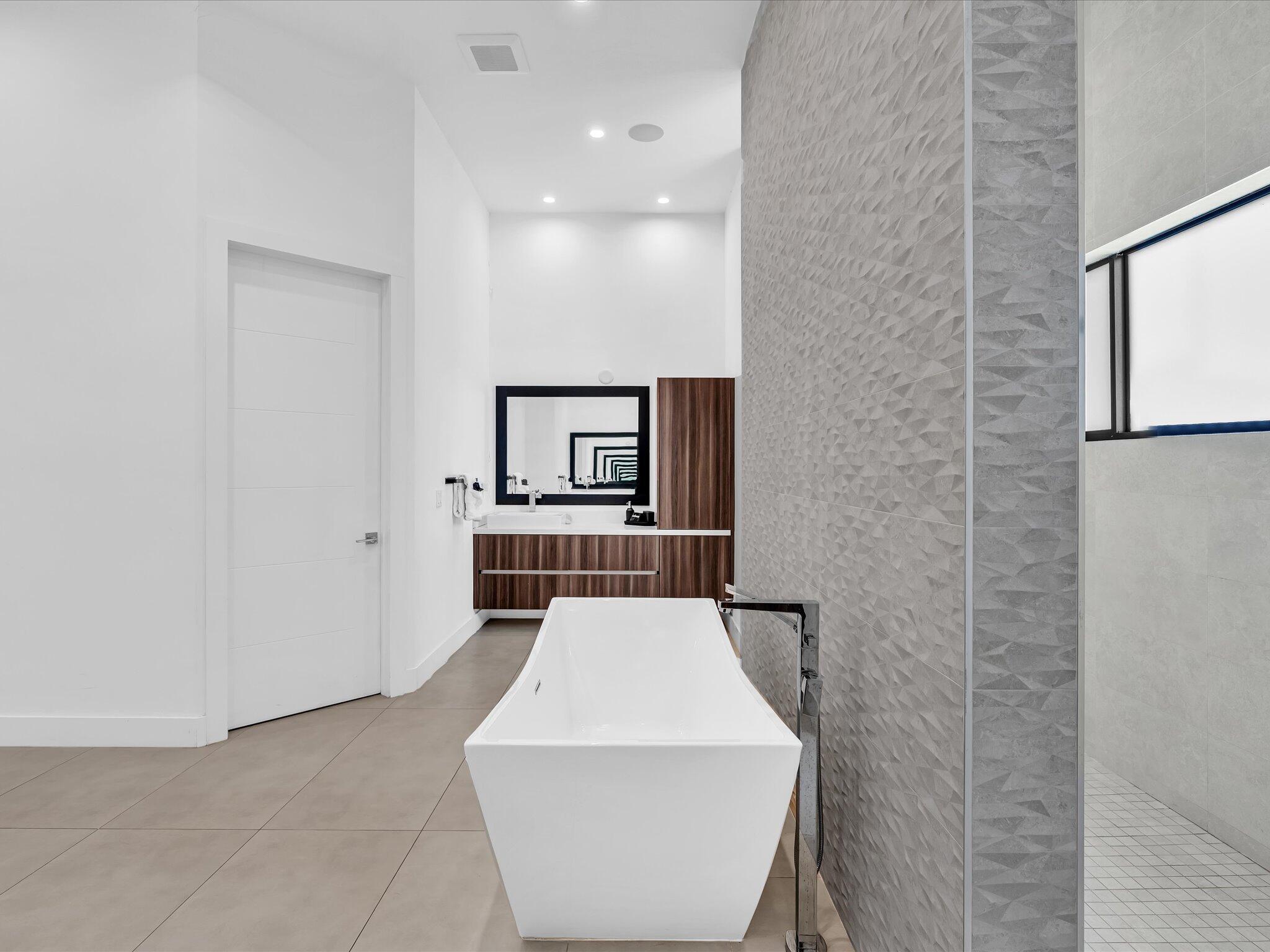 main property photo 65