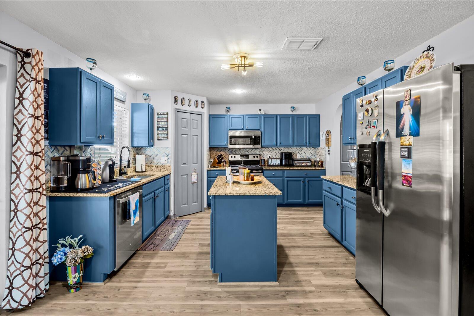 main property photo 13