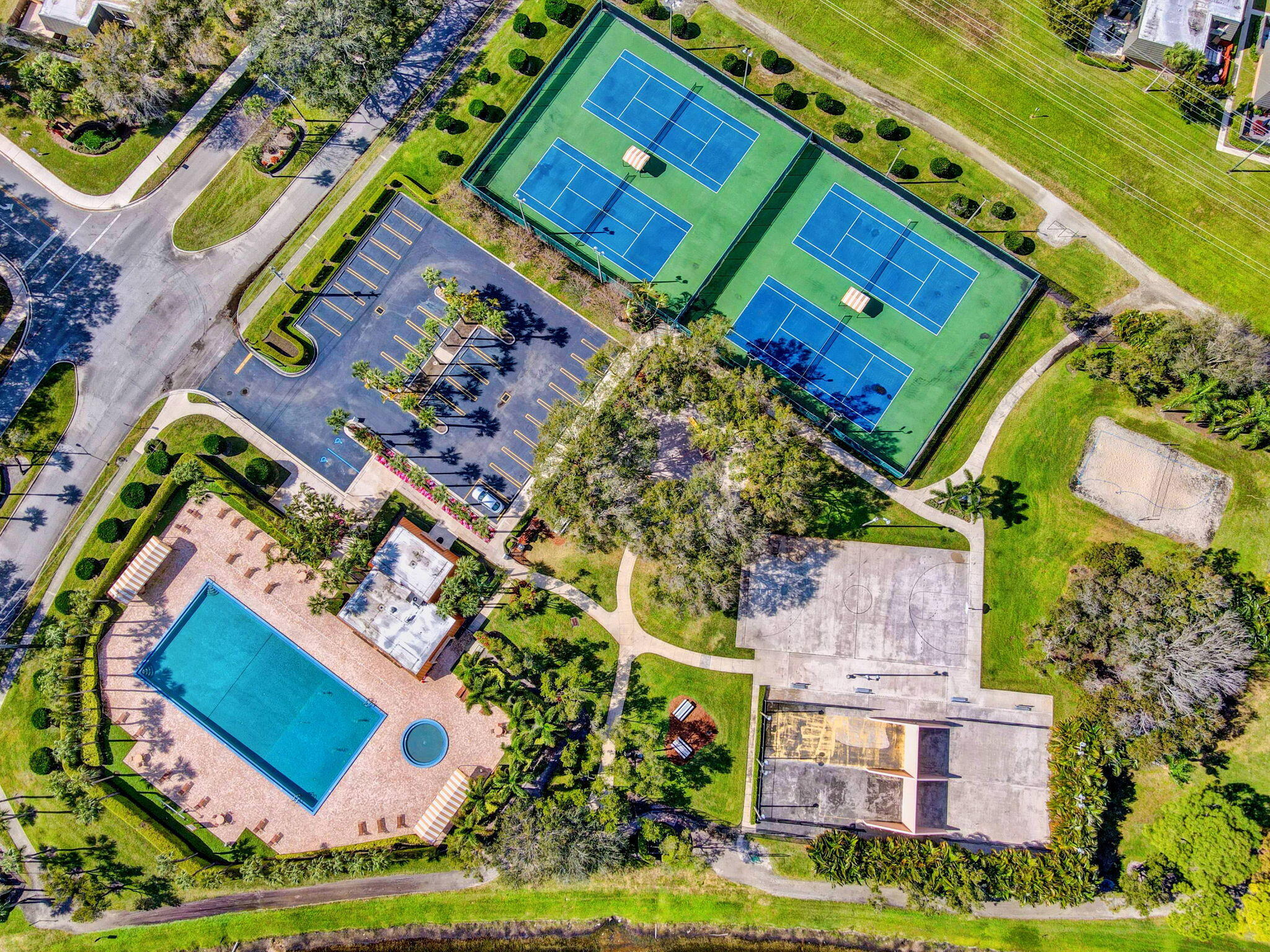 main property photo 33