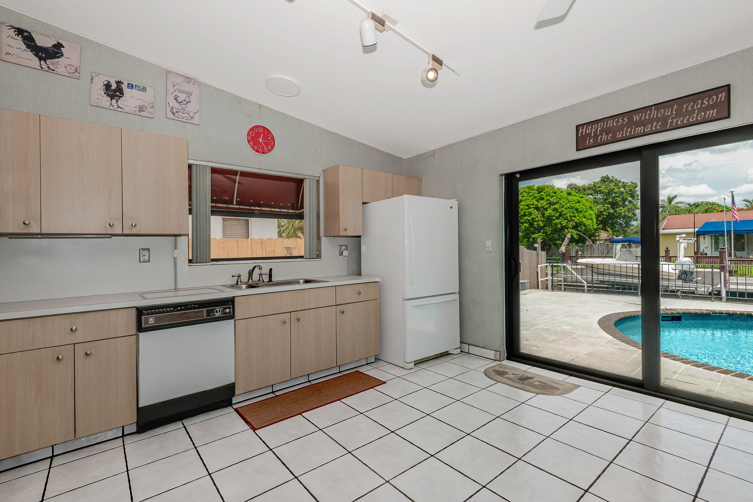 main property photo 77