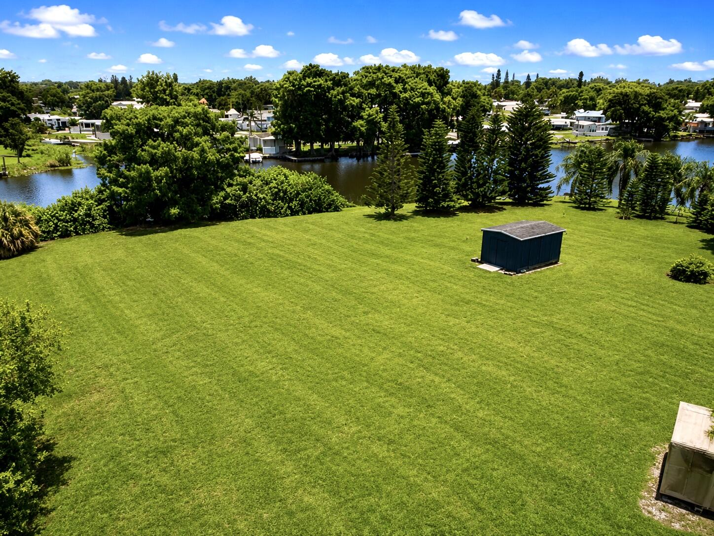 main property photo 14