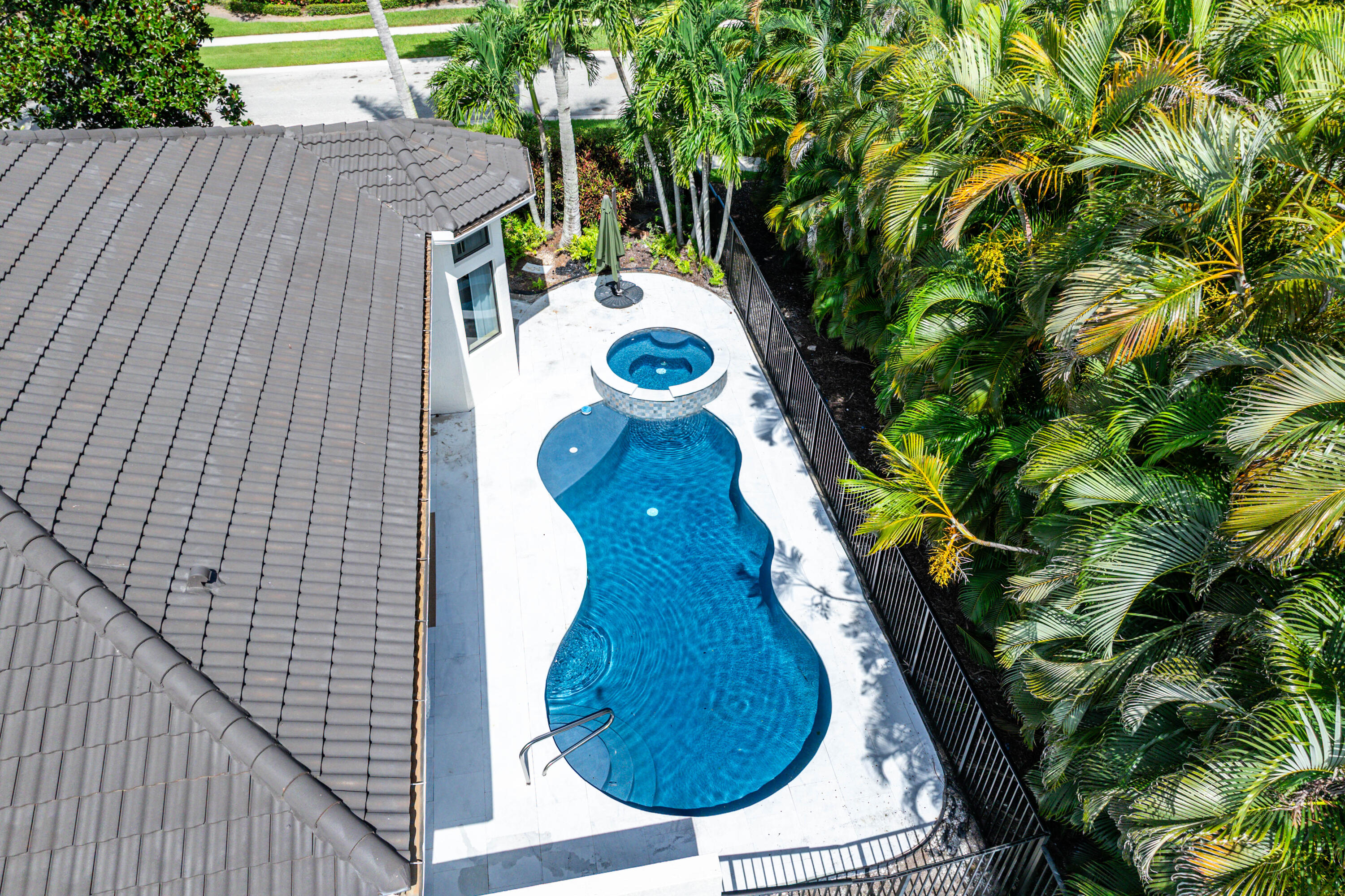 main property photo 45