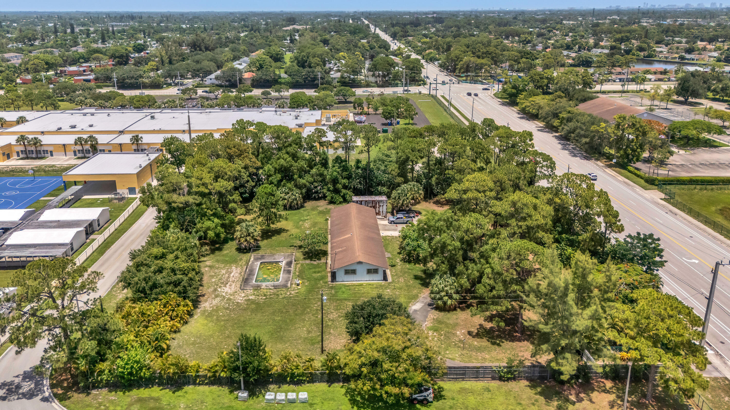 main property photo 9