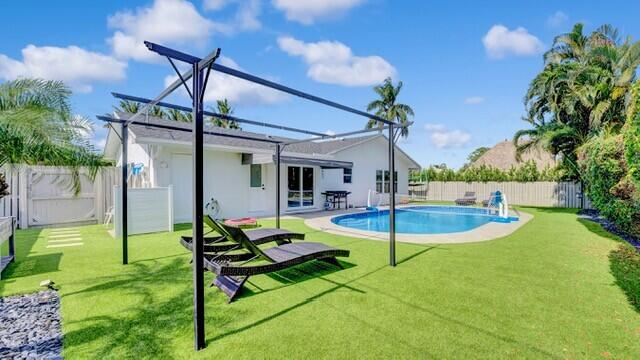 main property photo 30