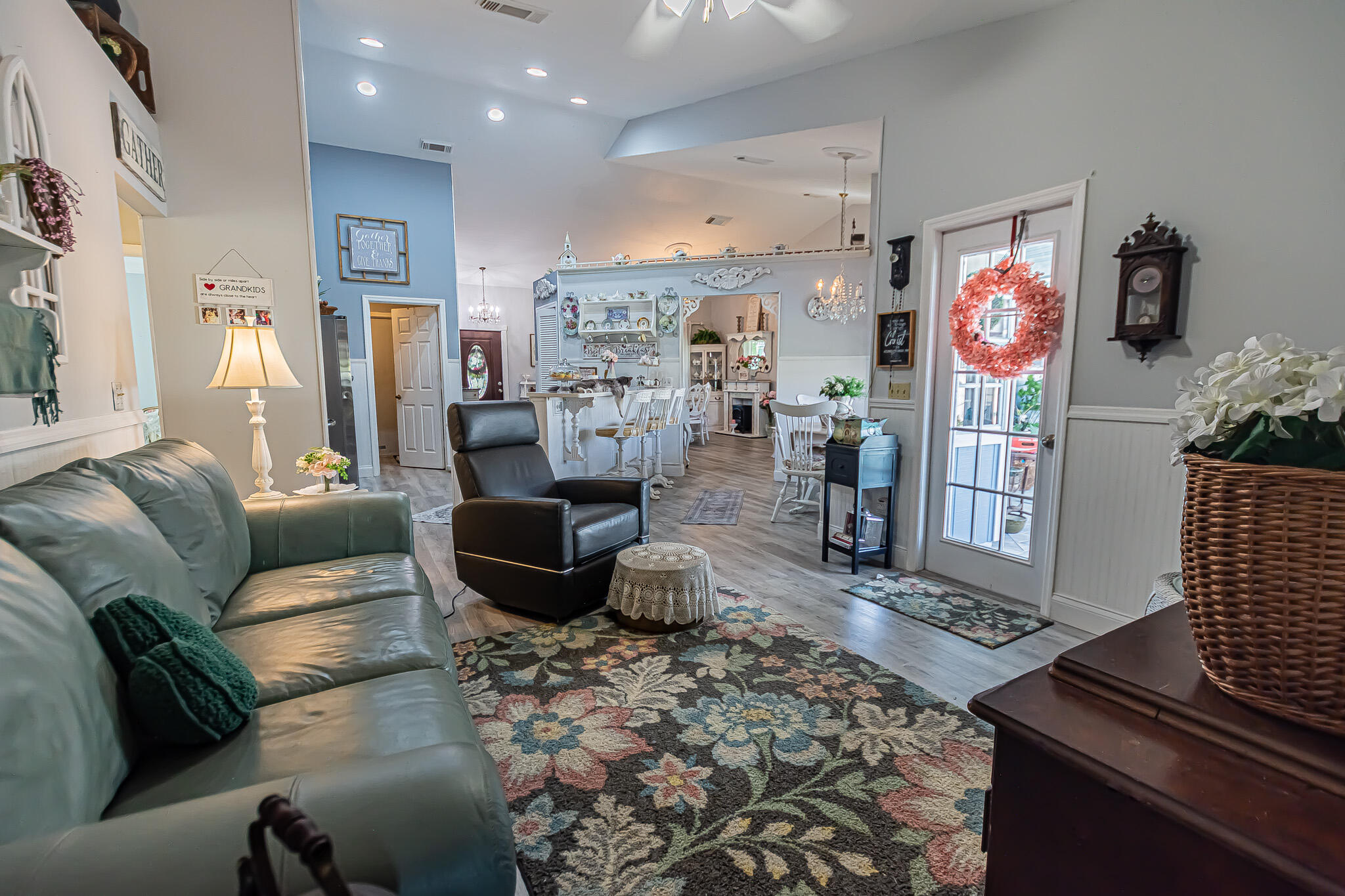 main property photo 3