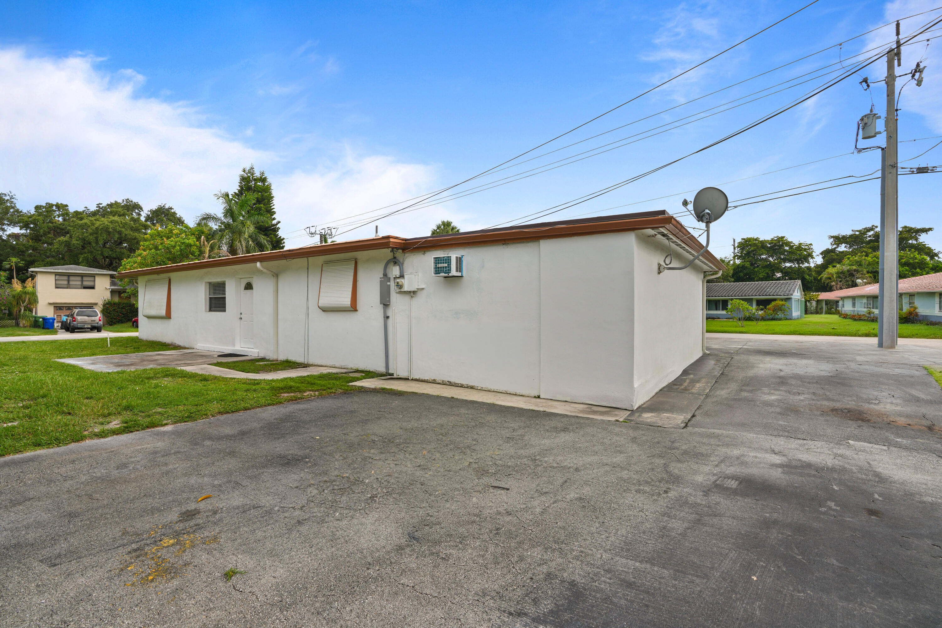 main property photo 31