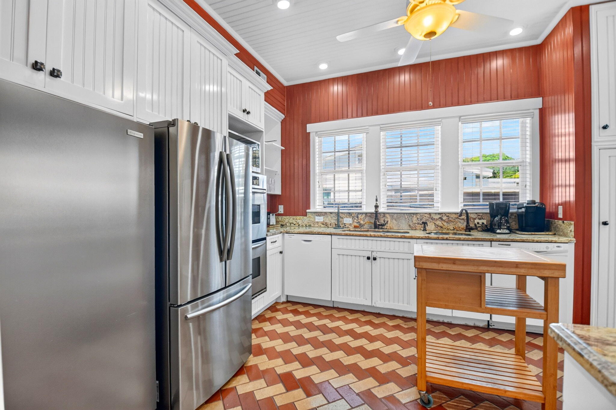main property photo 32
