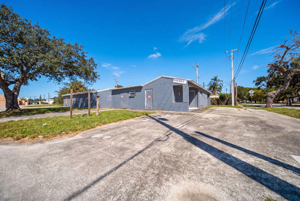 main property photo 10