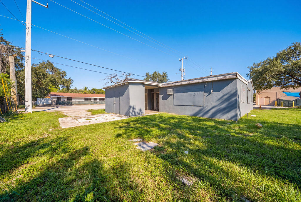 main property photo 8
