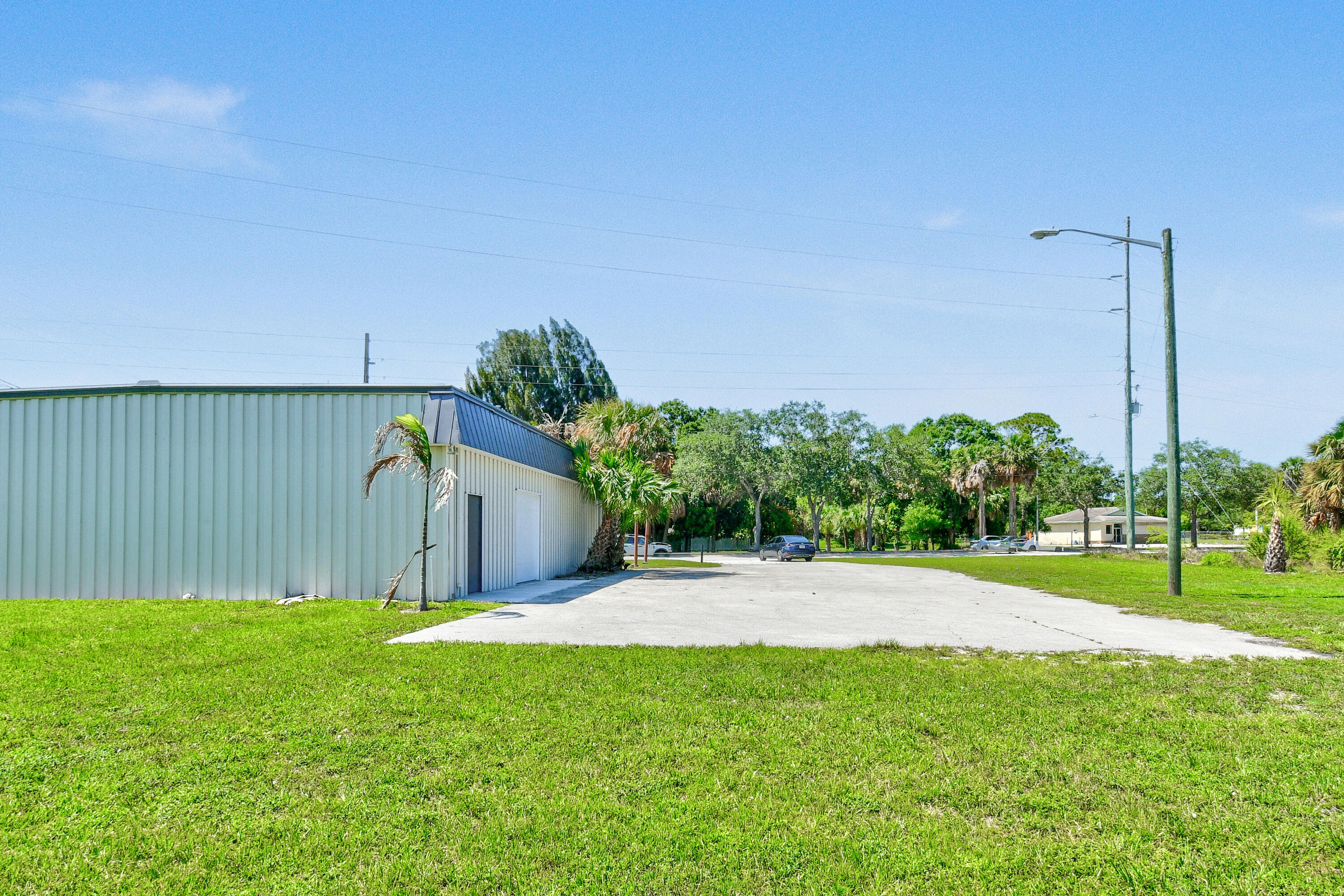 main property photo 4