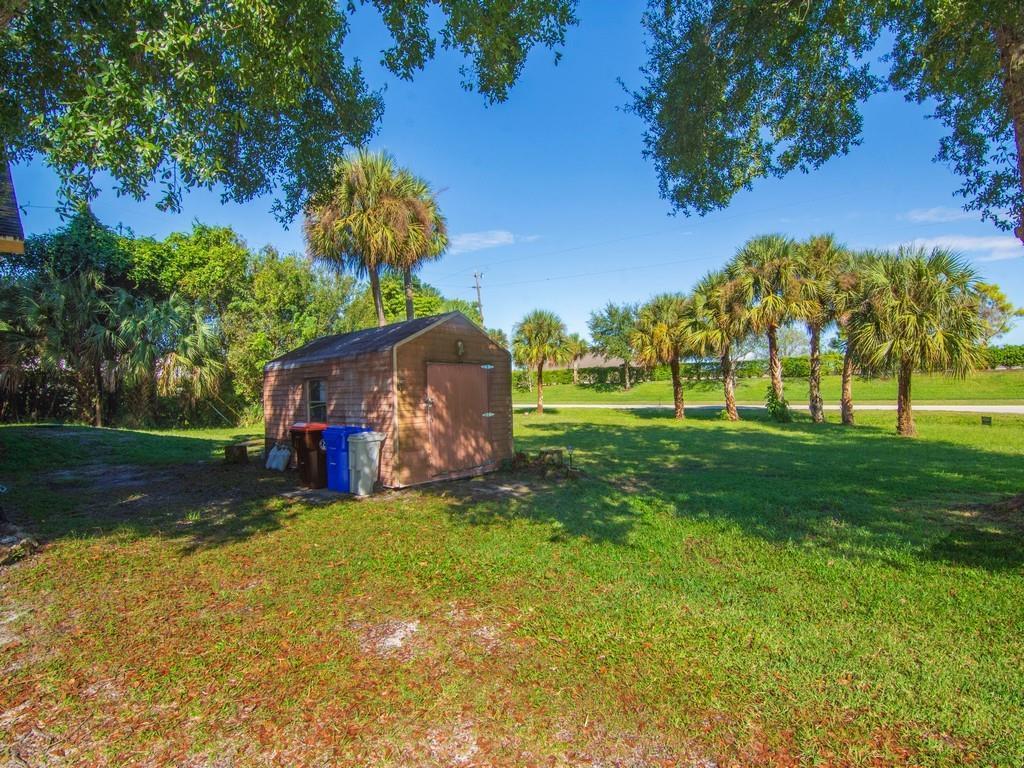 main property photo 10