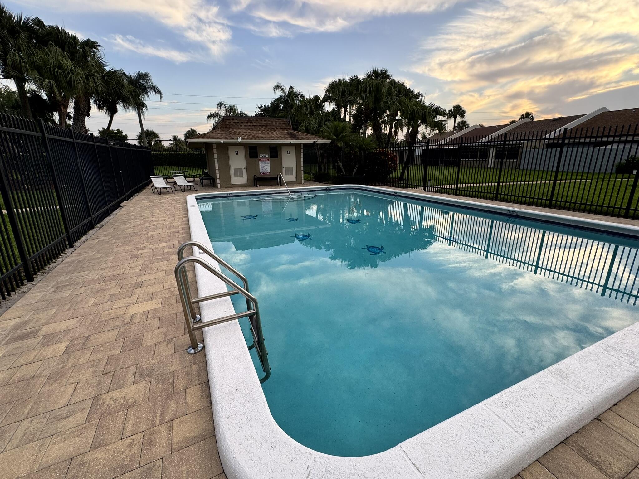 main property photo 11
